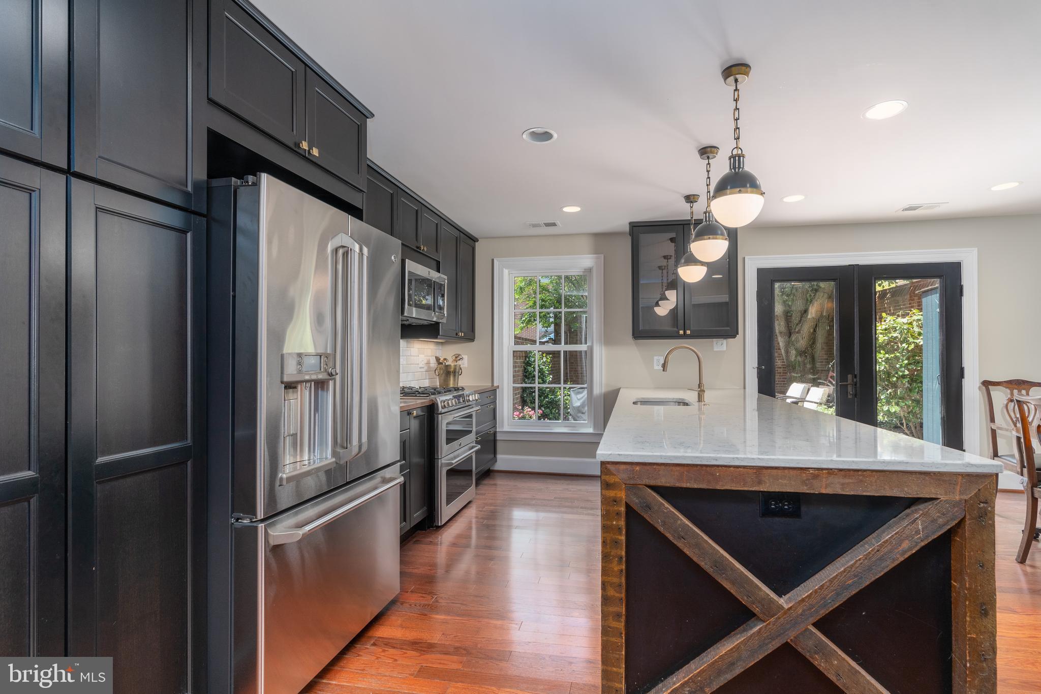 OLD TOWN ALEXANDRIA - Residential