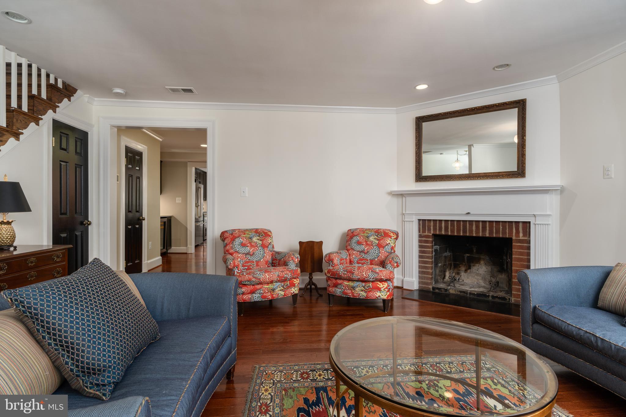 OLD TOWN ALEXANDRIA - Residential