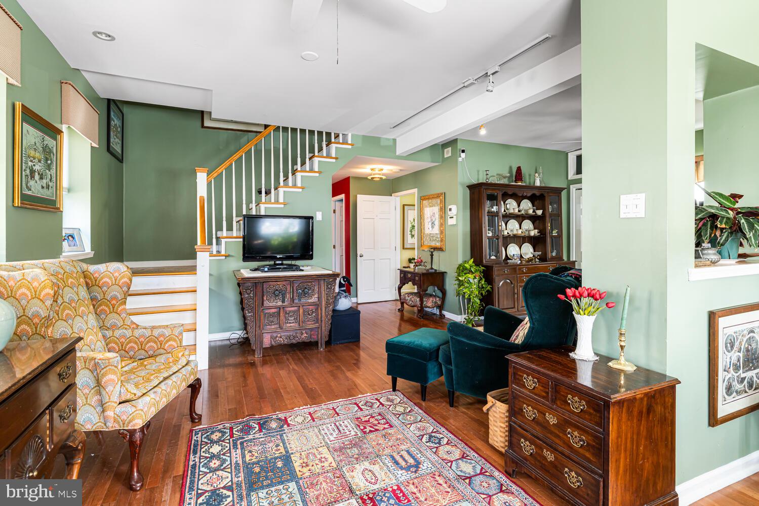 JERICHO MANOR - Residential