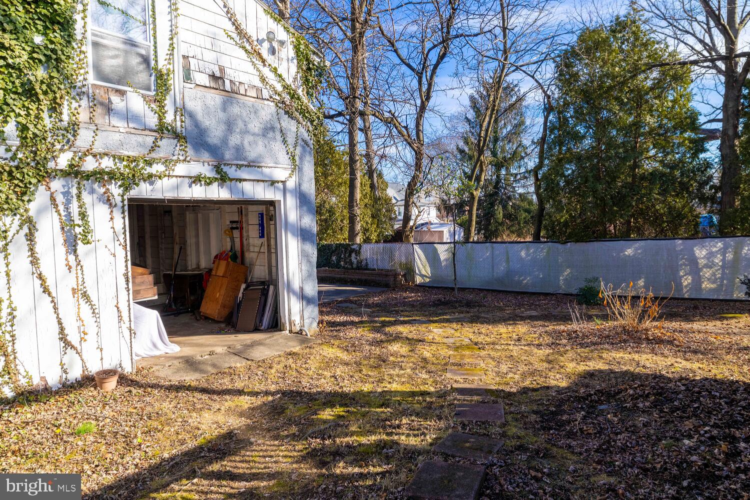 JERICHO MANOR - Residential