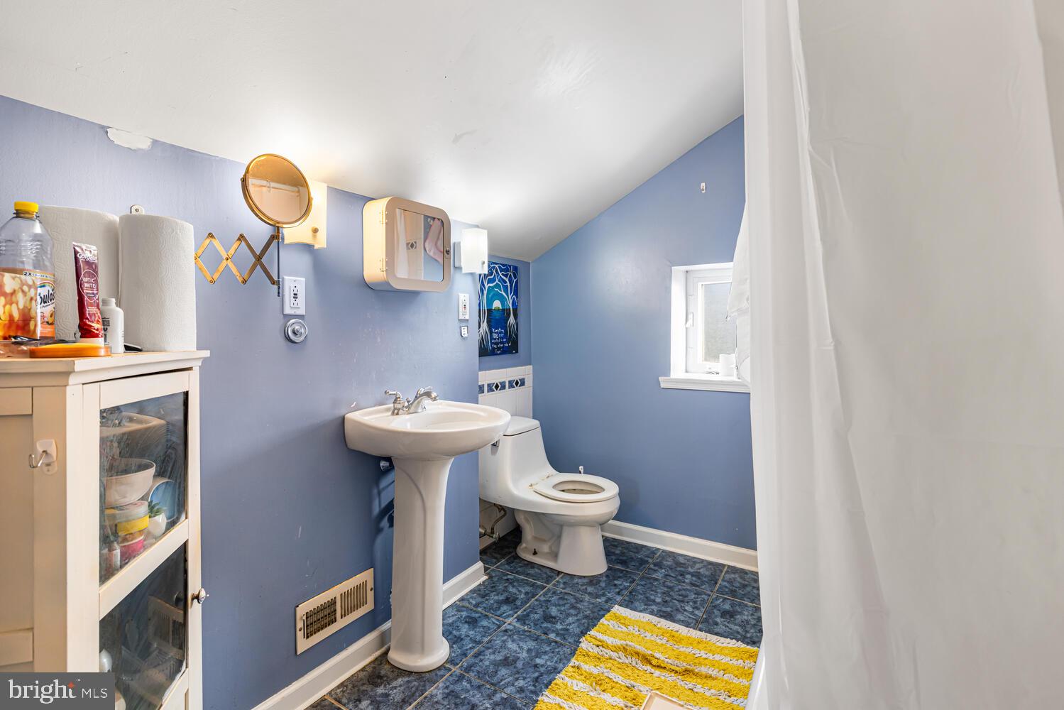 JERICHO MANOR - Residential