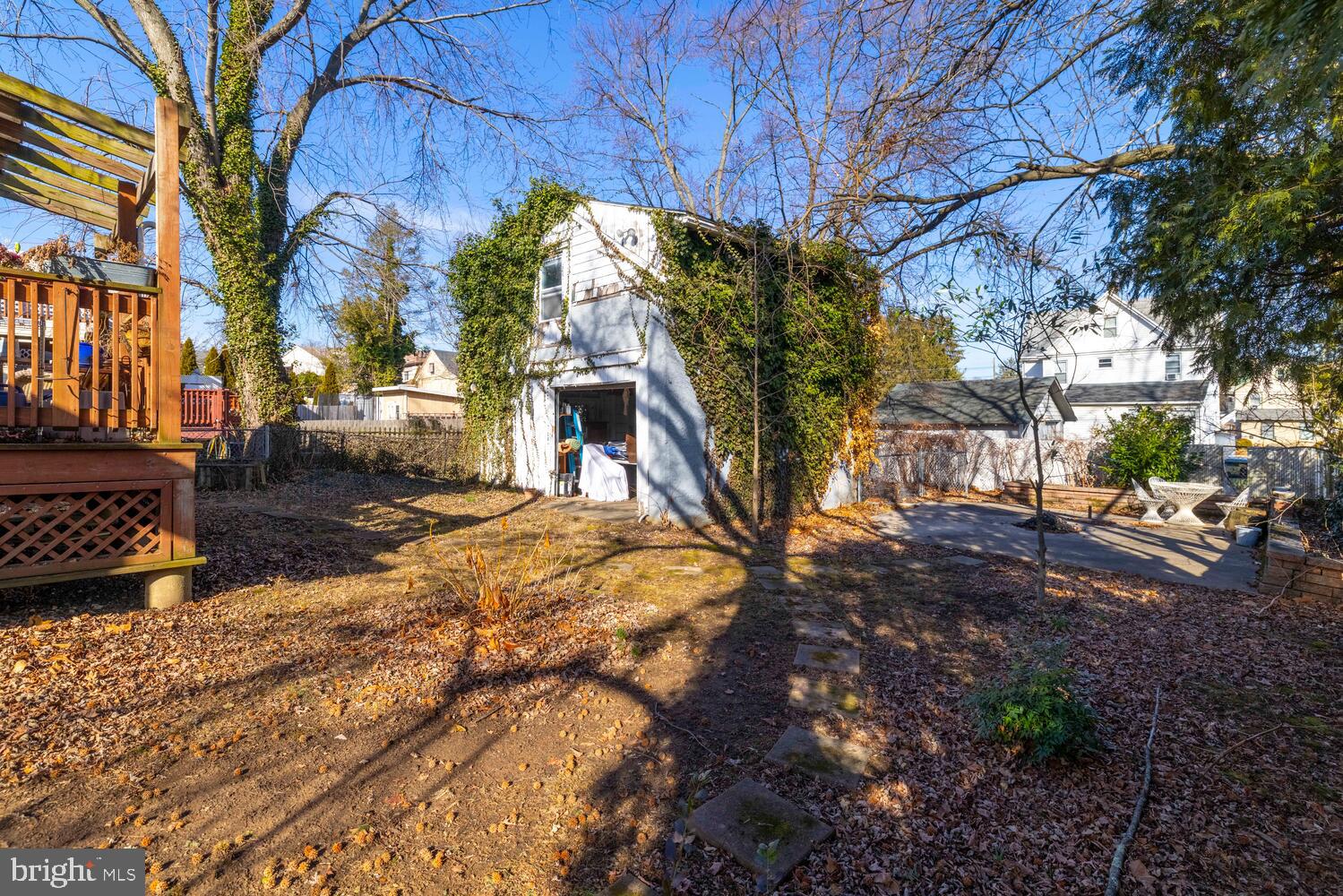 JERICHO MANOR - Residential