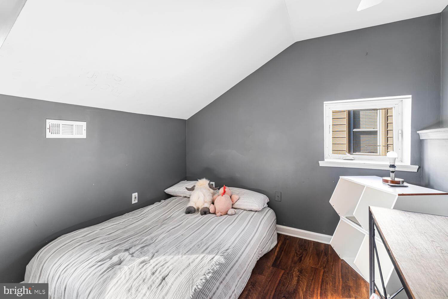 JERICHO MANOR - Residential