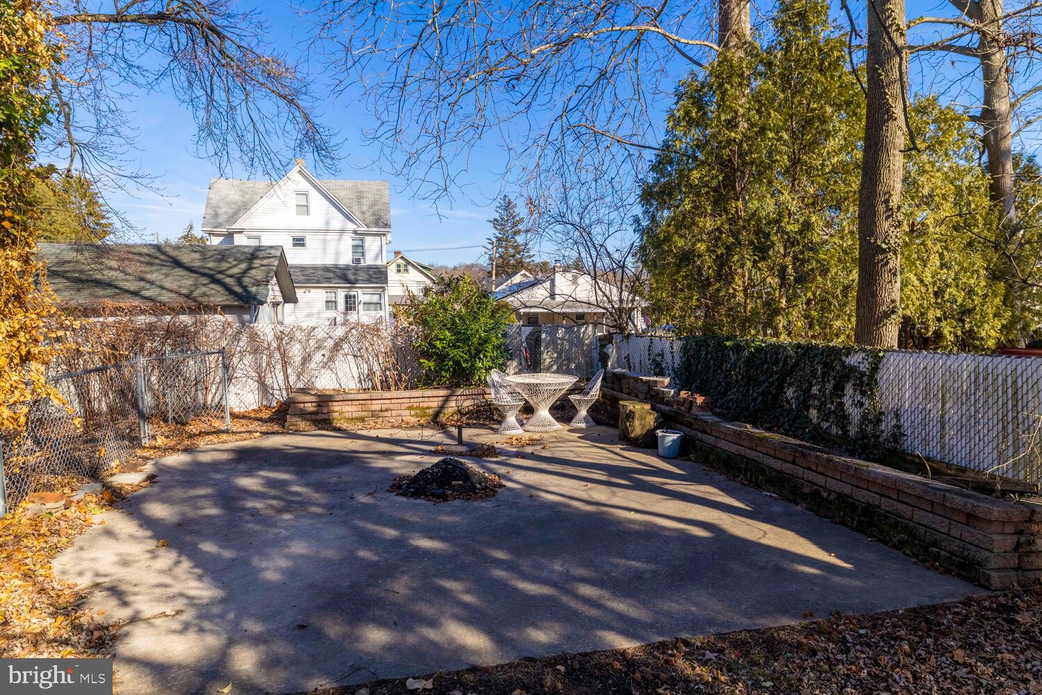 JERICHO MANOR - Residential