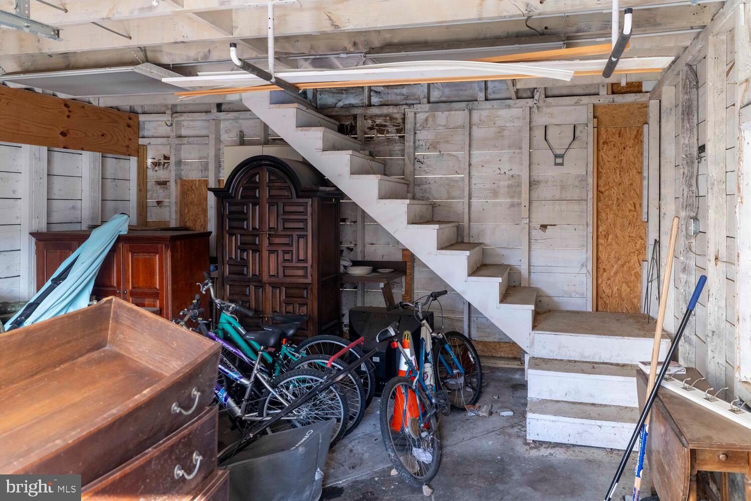 JERICHO MANOR - Residential