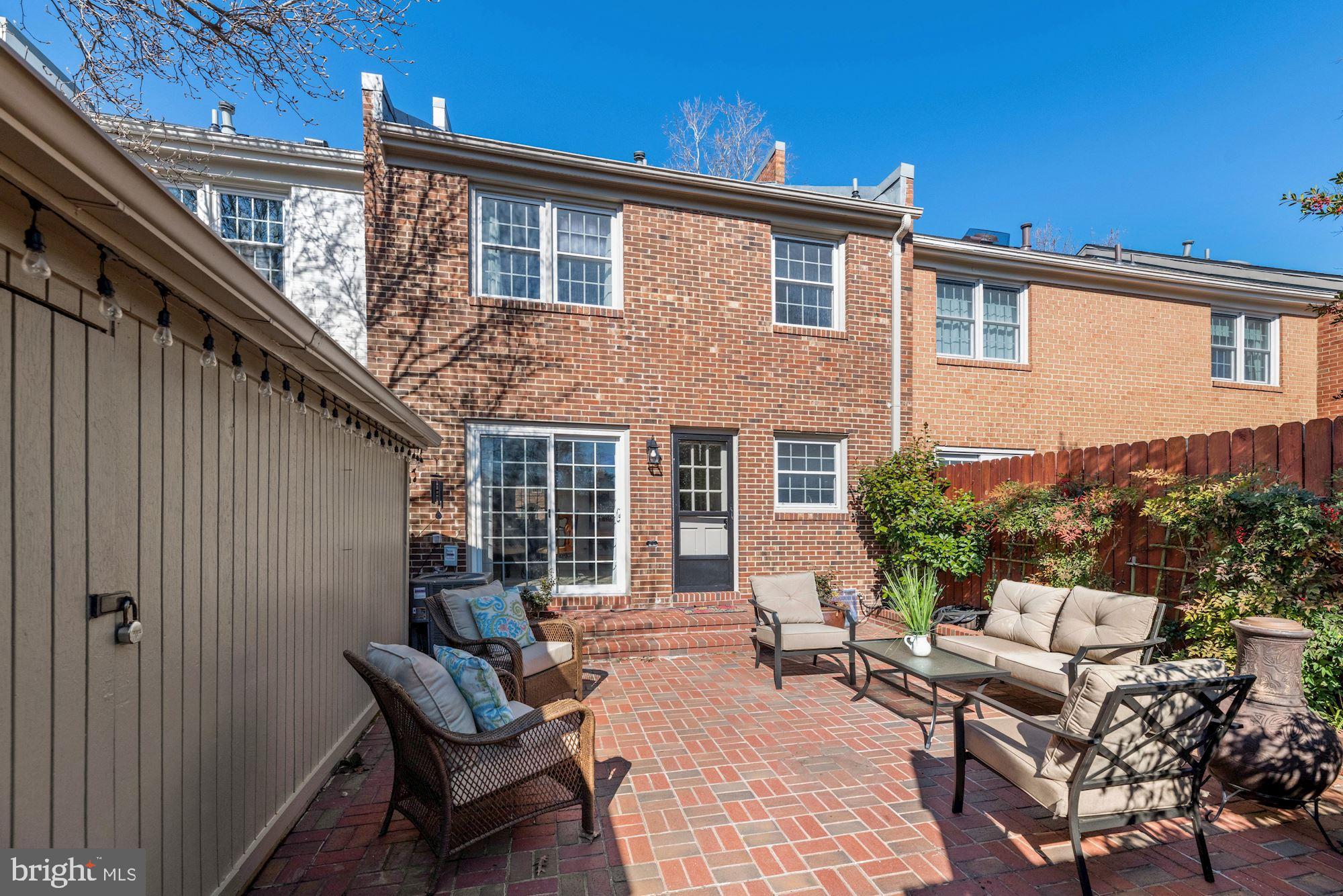 CHARLESTOWN - Residential