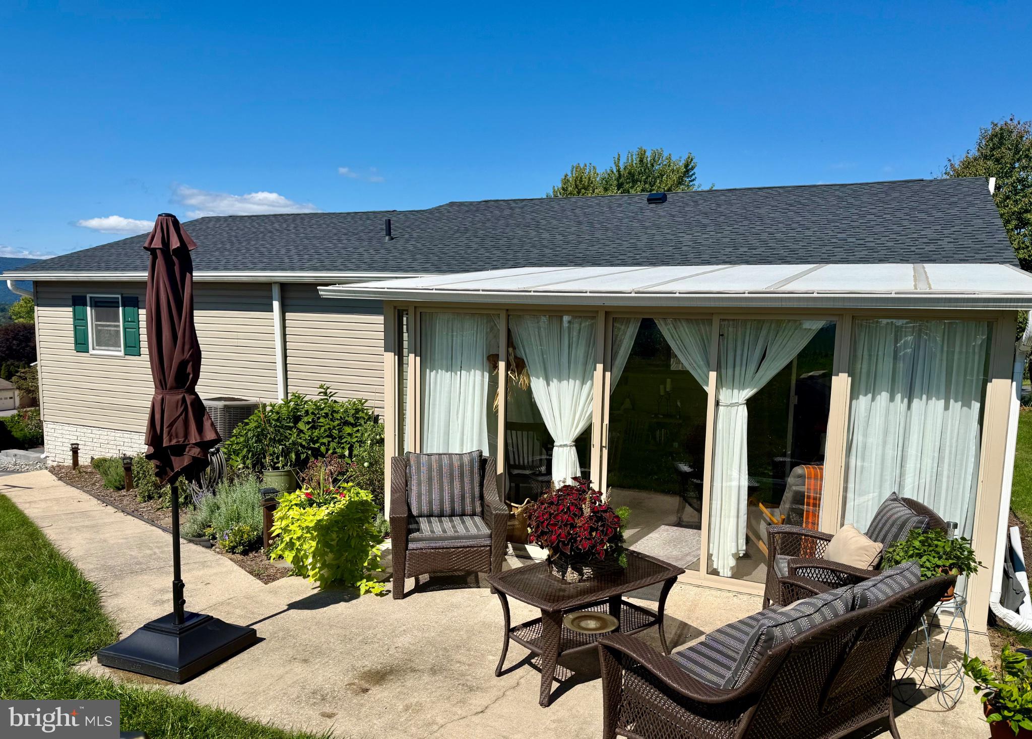 4 BUCKINGHAM DRIVE