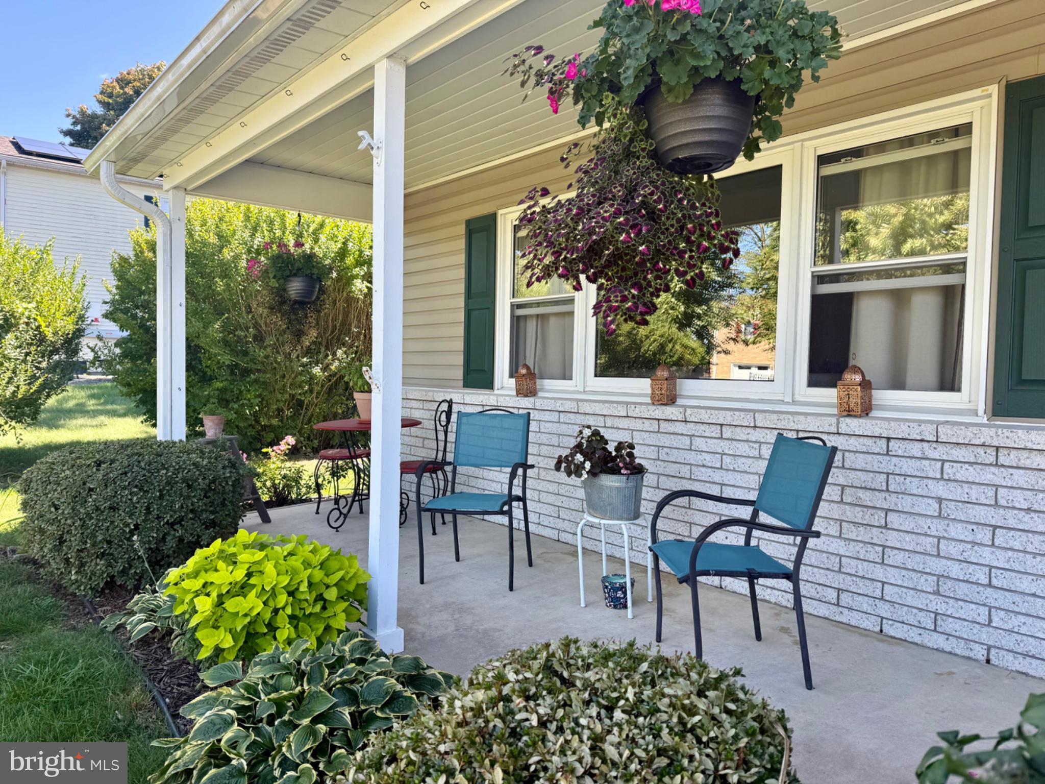 4 BUCKINGHAM DRIVE