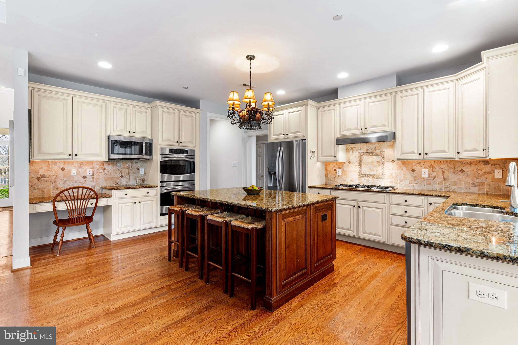 WHITEGATE - Residential