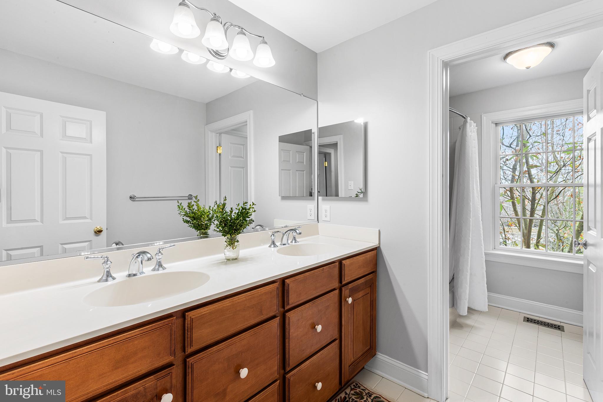 WHITEGATE - Residential