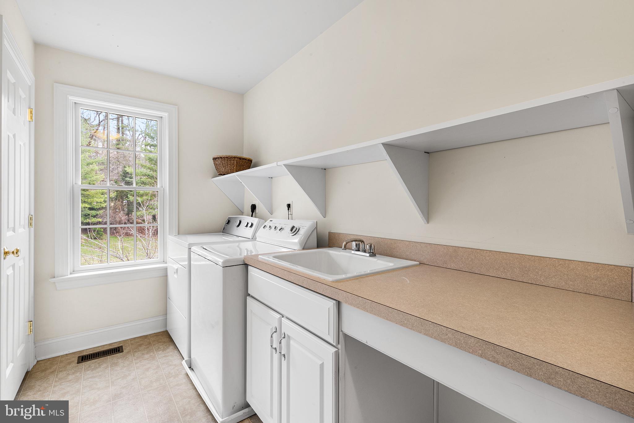 WHITEGATE - Residential