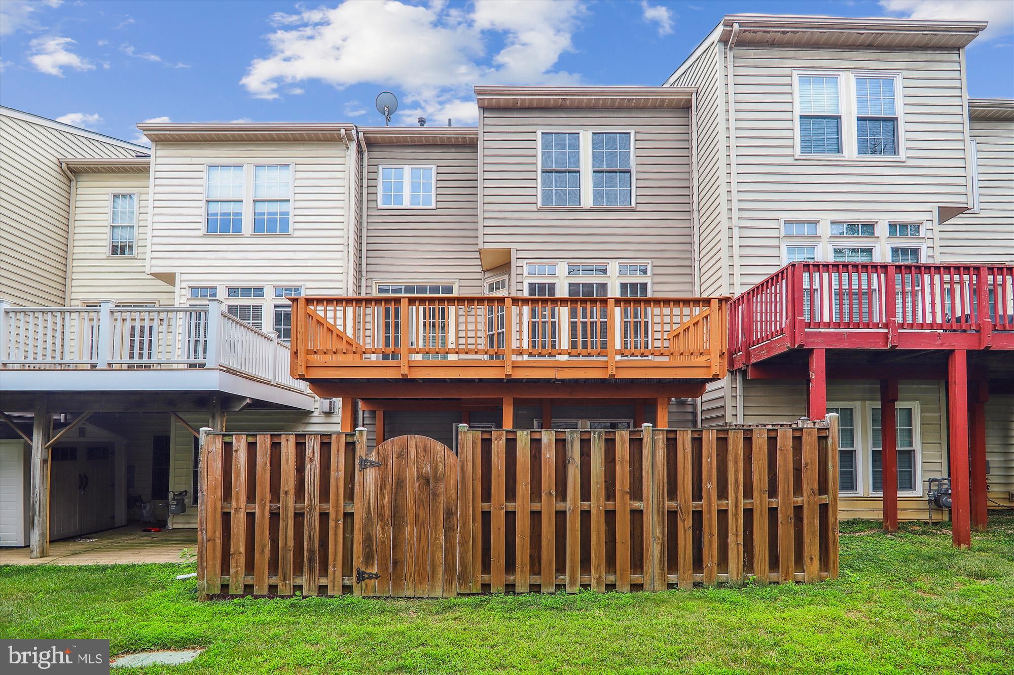 KINGSVIEW VILLAGE - Residential