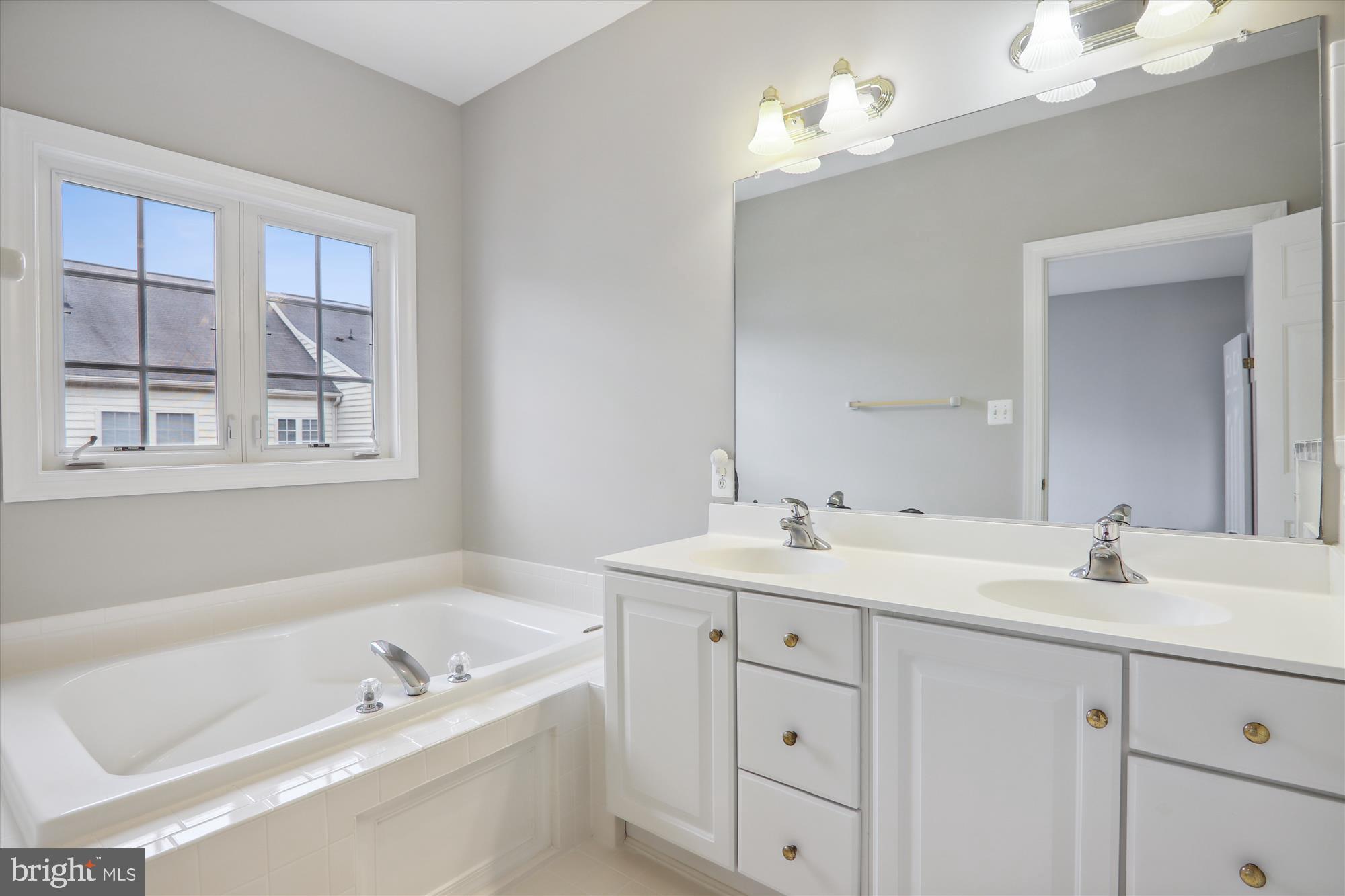 KINGSVIEW VILLAGE - Residential