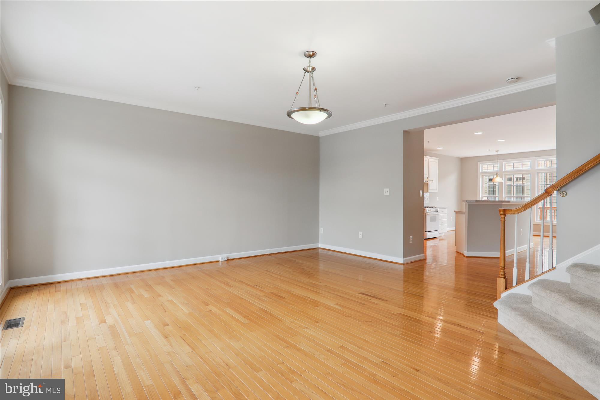 KINGSVIEW VILLAGE - Residential