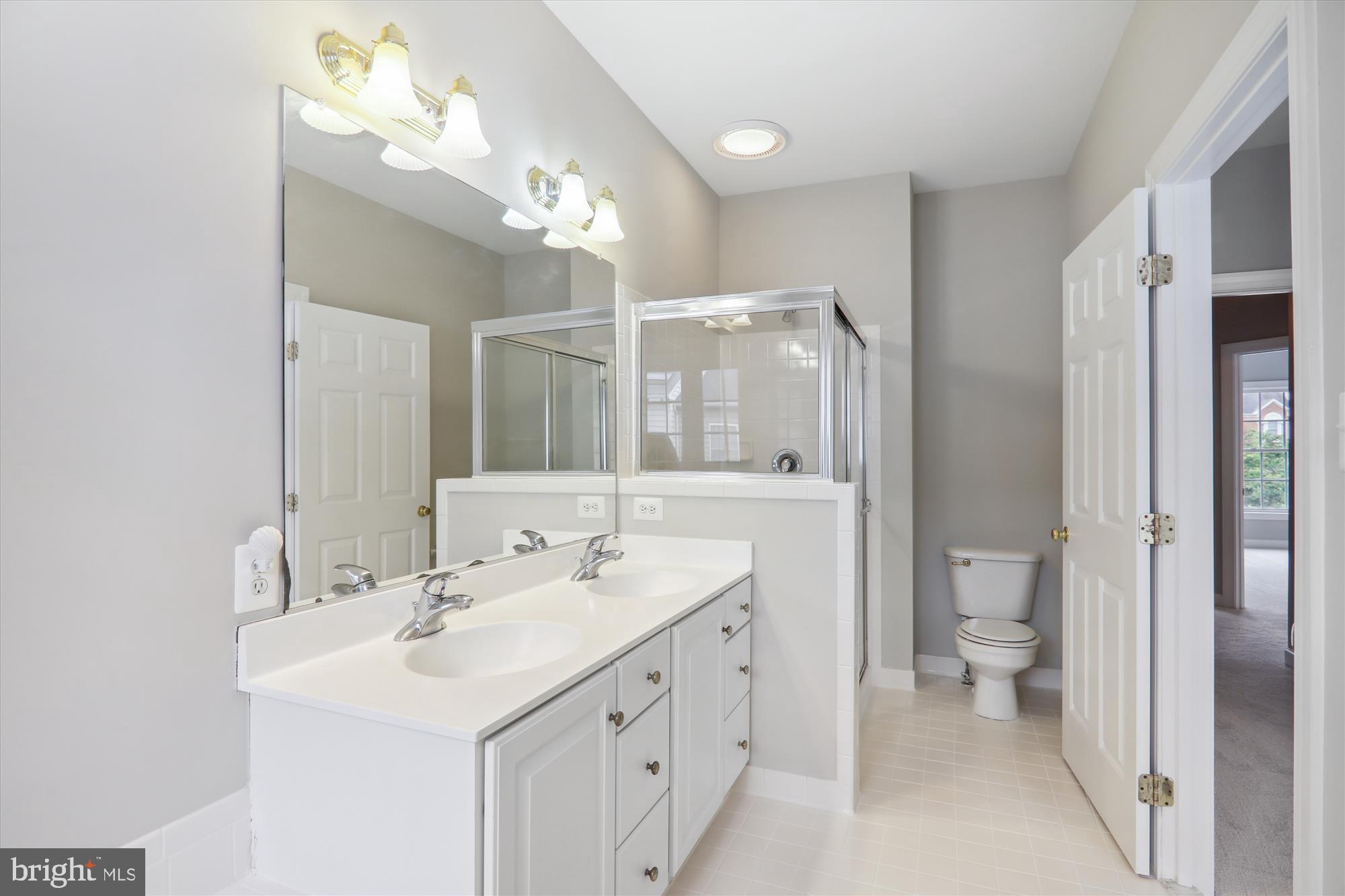 KINGSVIEW VILLAGE - Residential