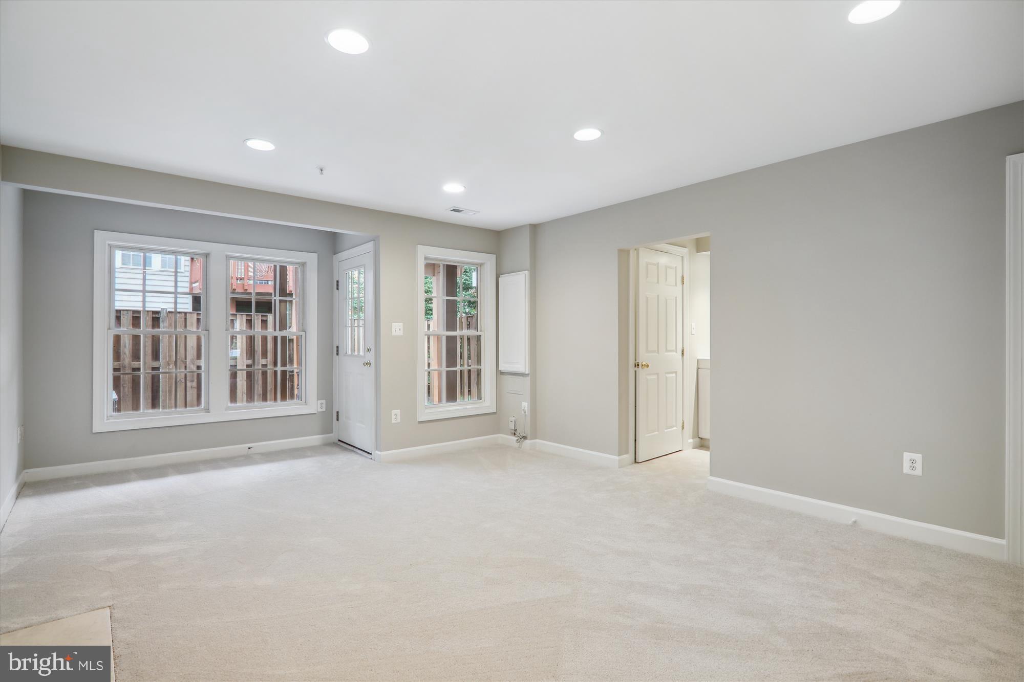 KINGSVIEW VILLAGE - Residential