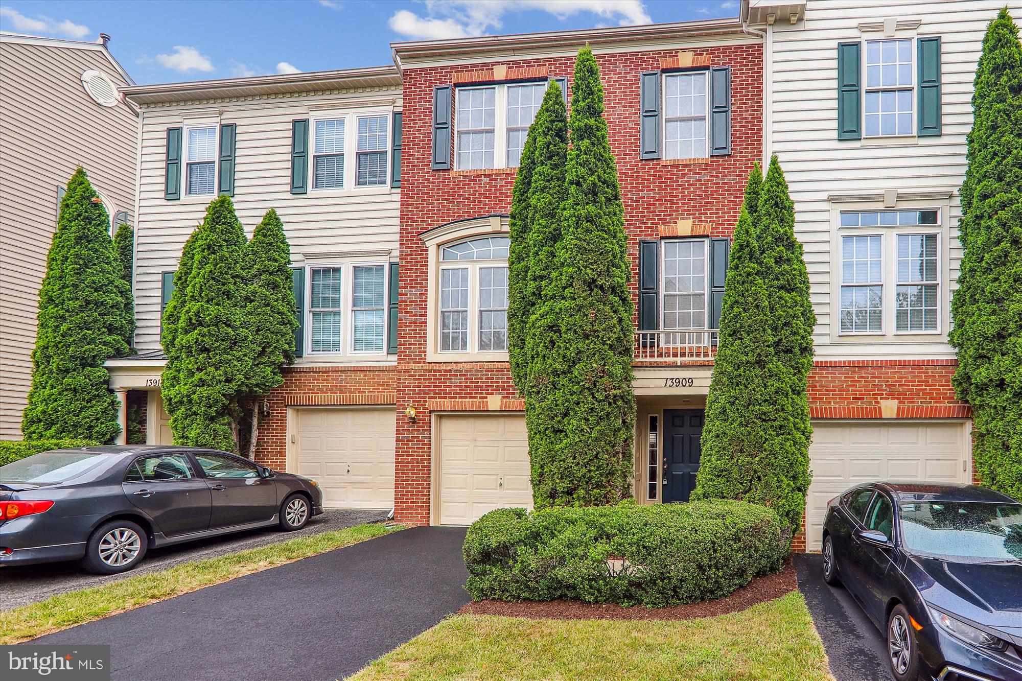 KINGSVIEW VILLAGE - Residential