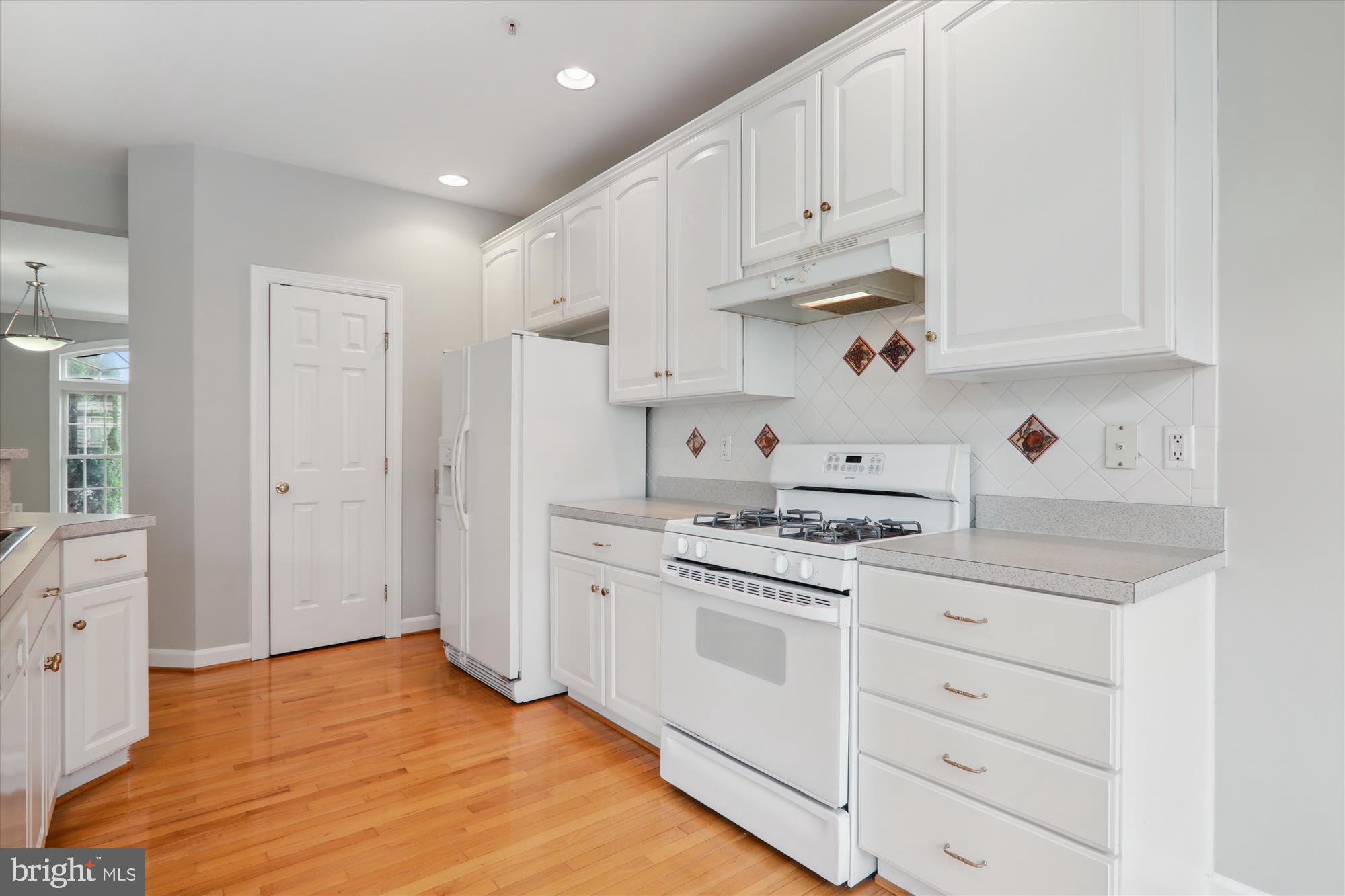 KINGSVIEW VILLAGE - Residential