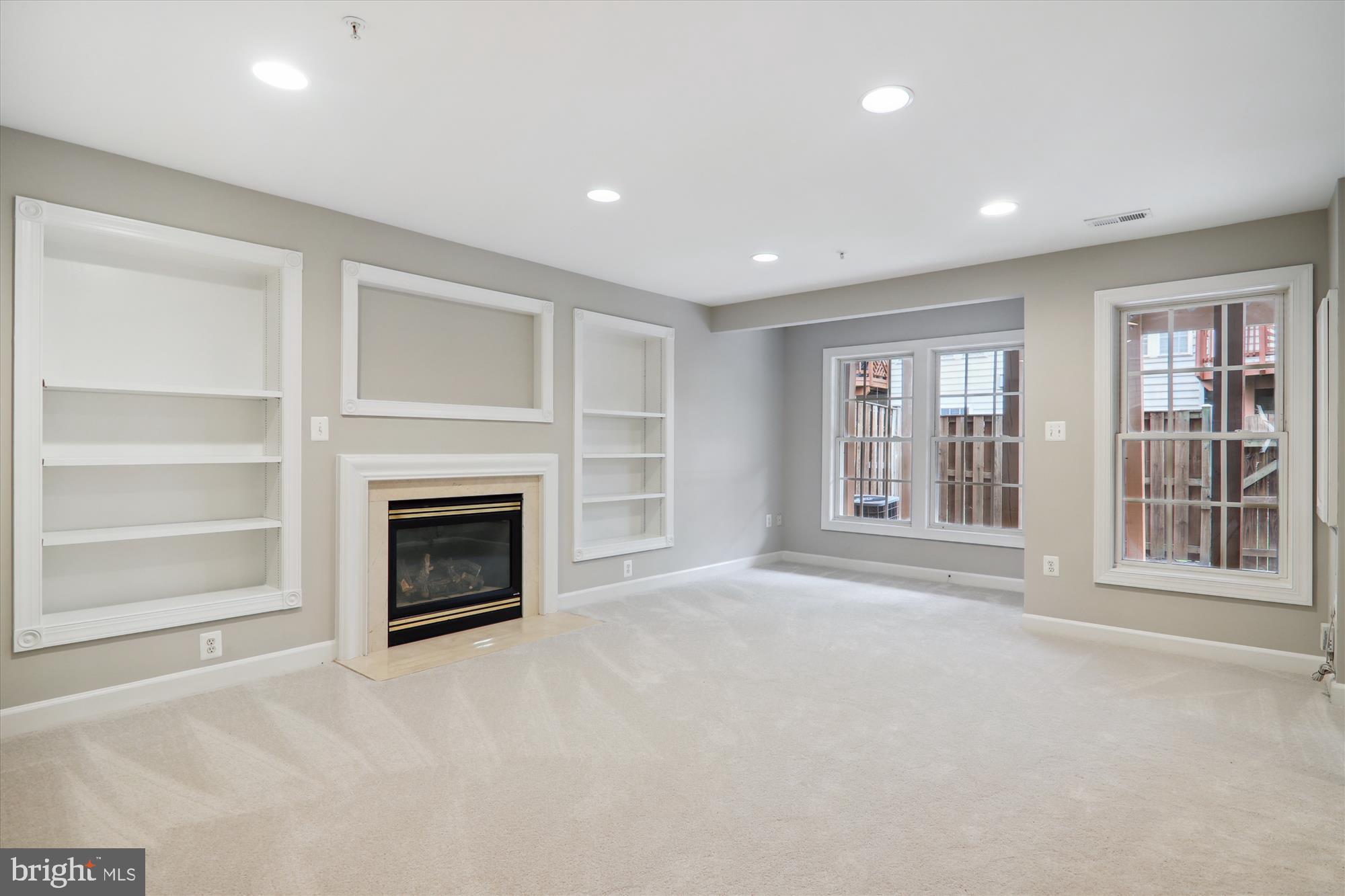 KINGSVIEW VILLAGE - Residential