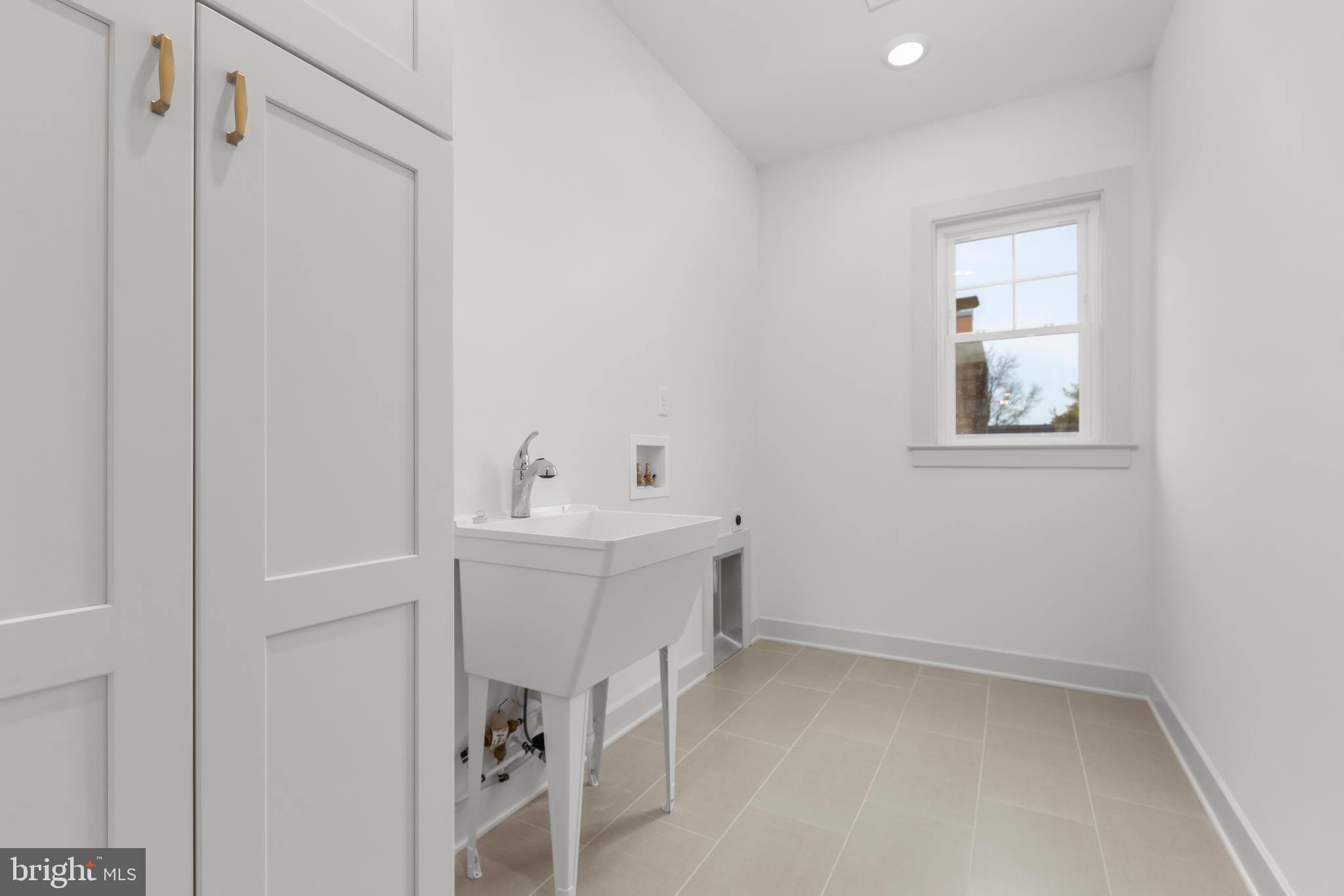 COLLEGE HEIGHTS - Residential