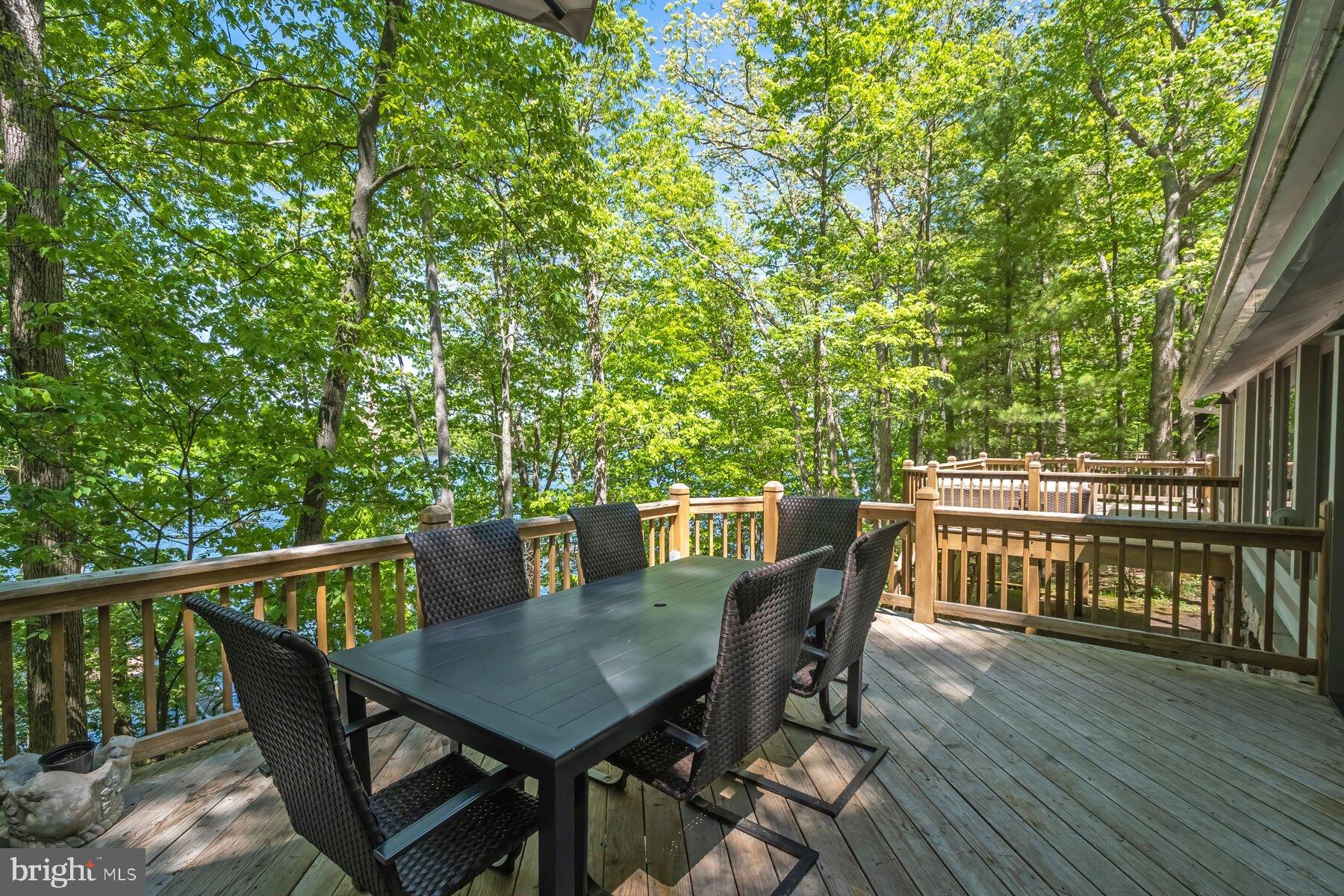 TURKEY NECK - Residential