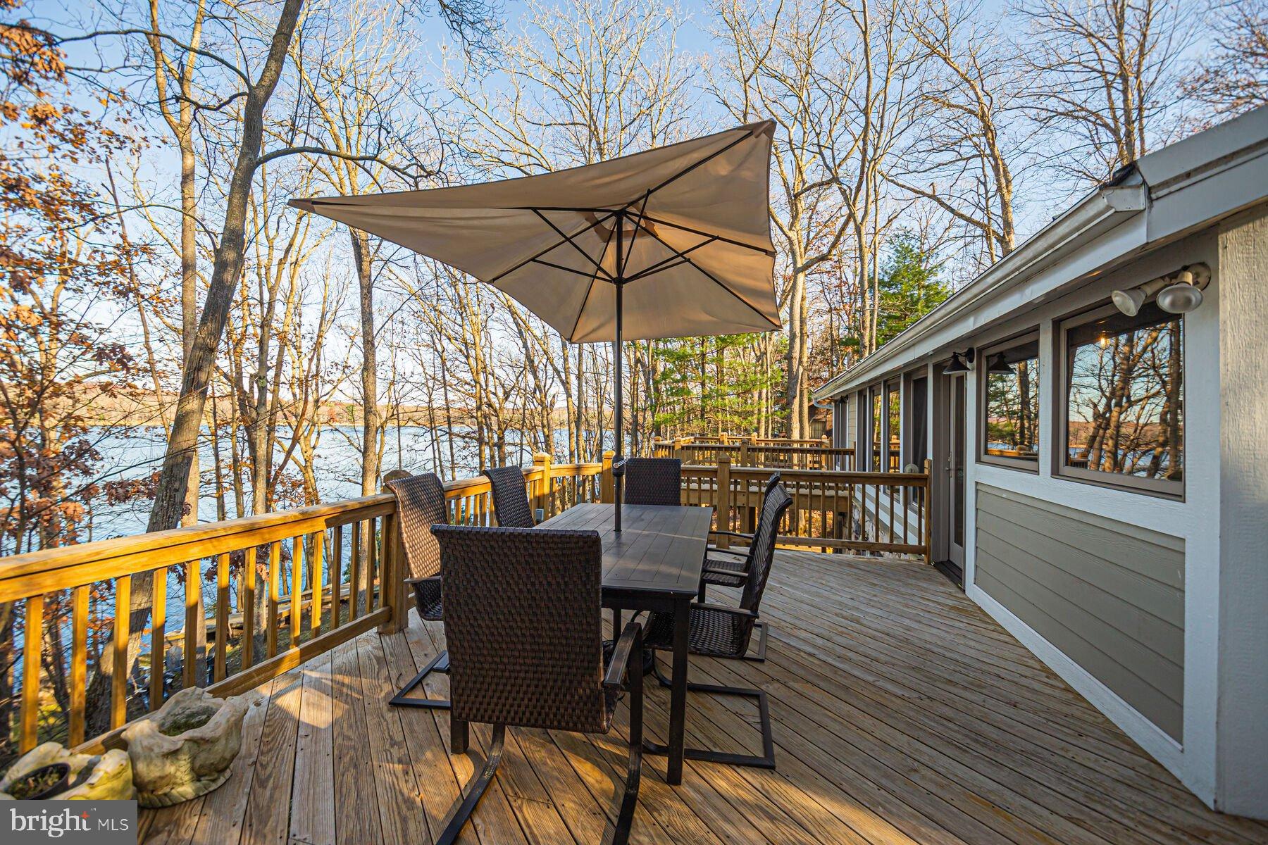 TURKEY NECK - Residential