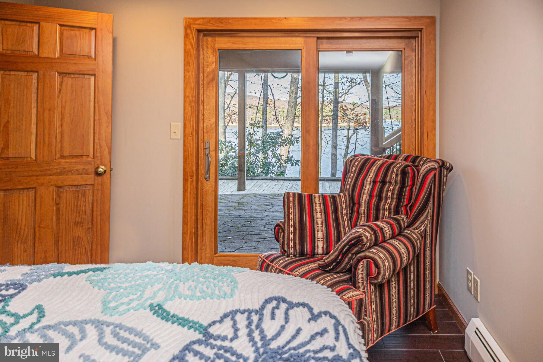 TURKEY NECK - Residential