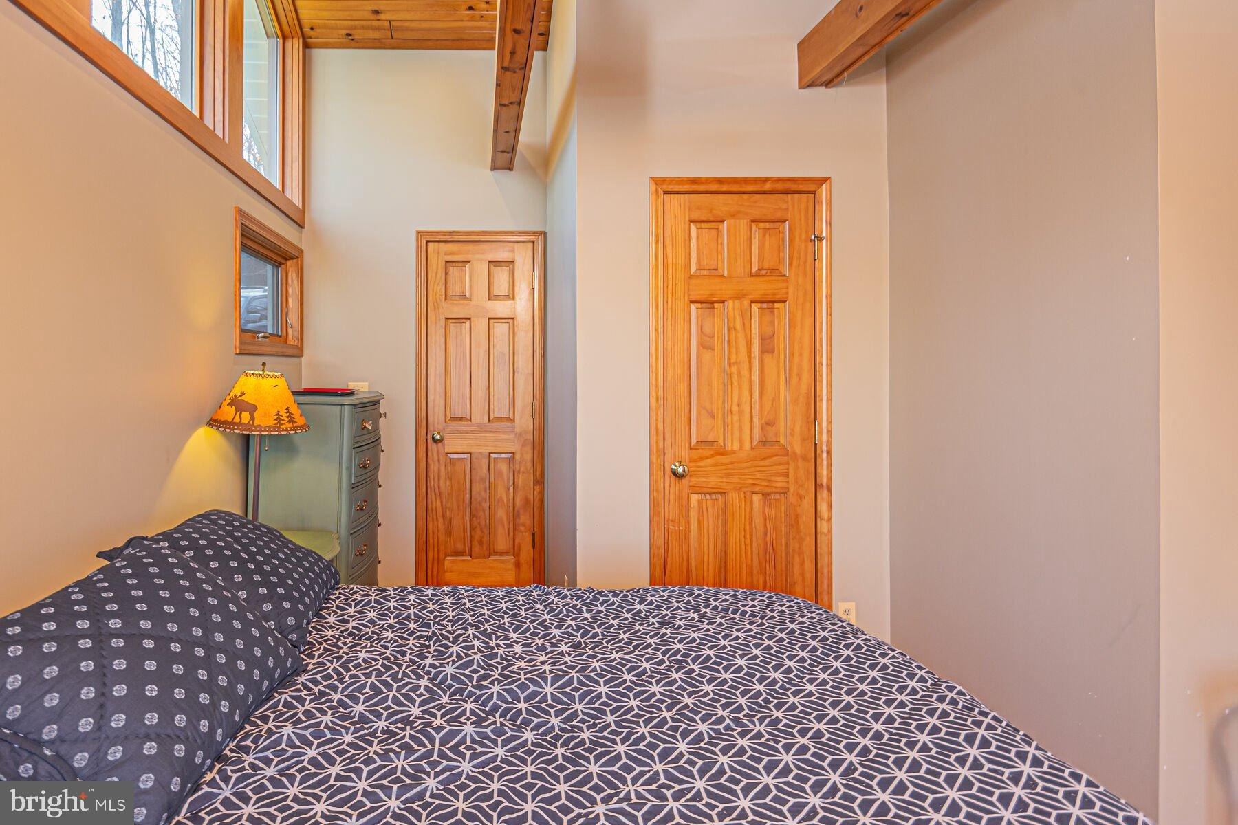 TURKEY NECK - Residential