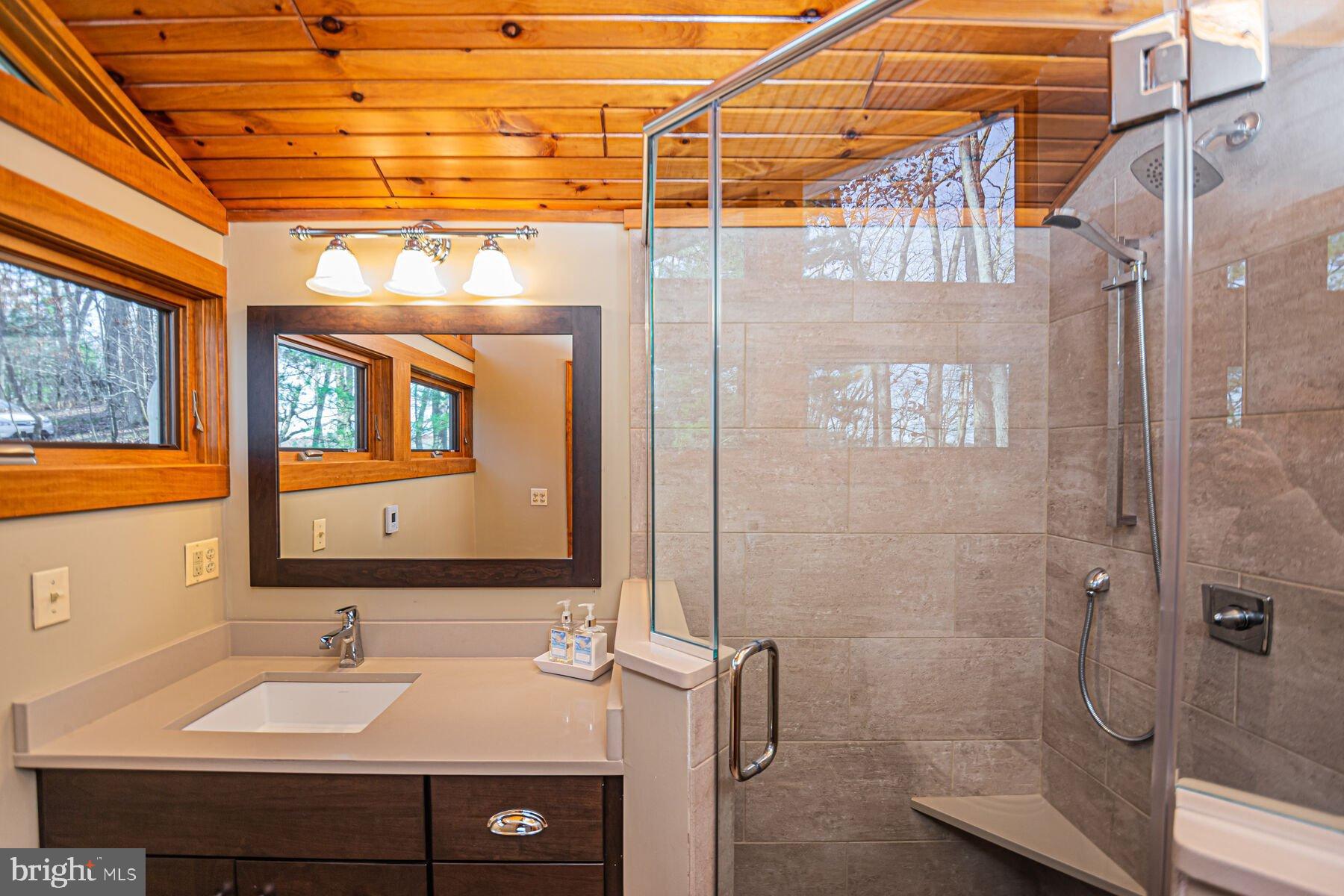 TURKEY NECK - Residential