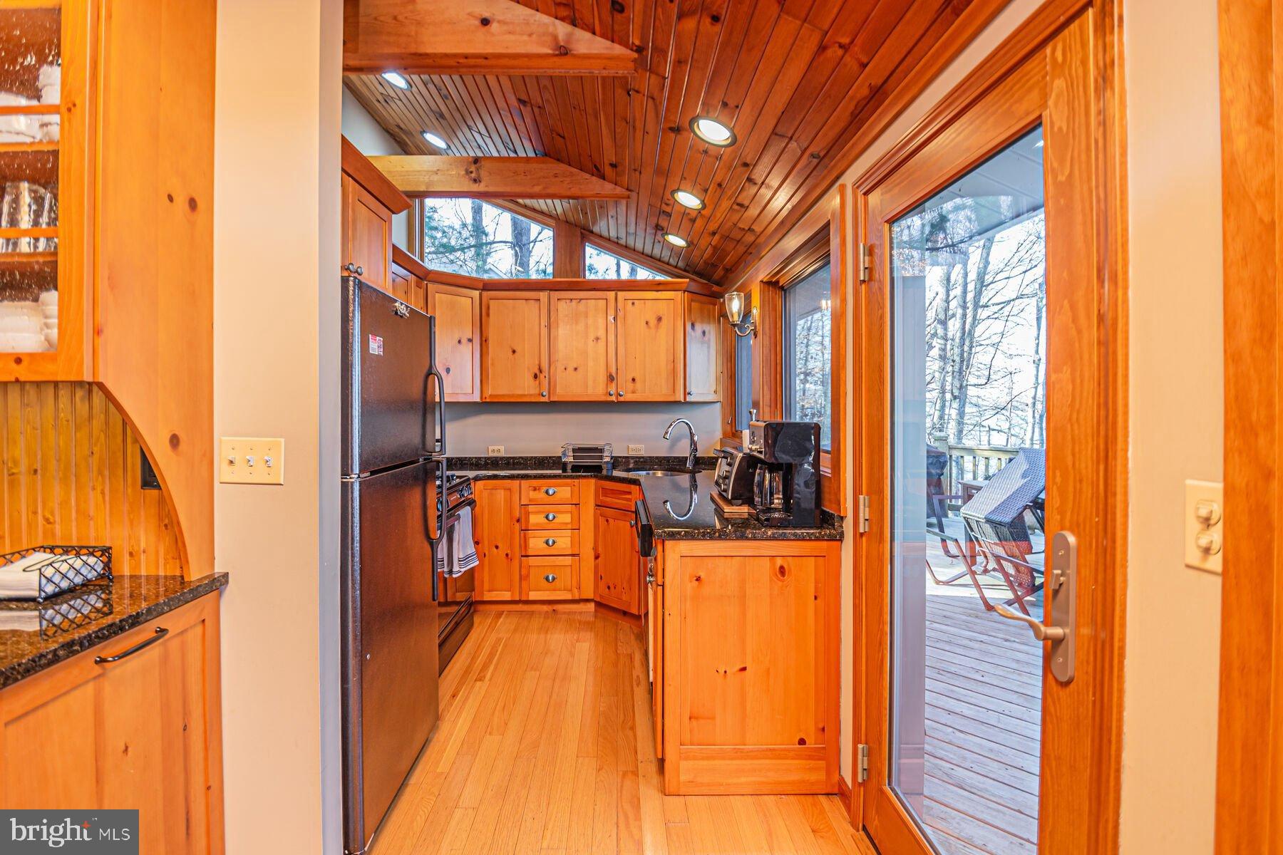 TURKEY NECK - Residential