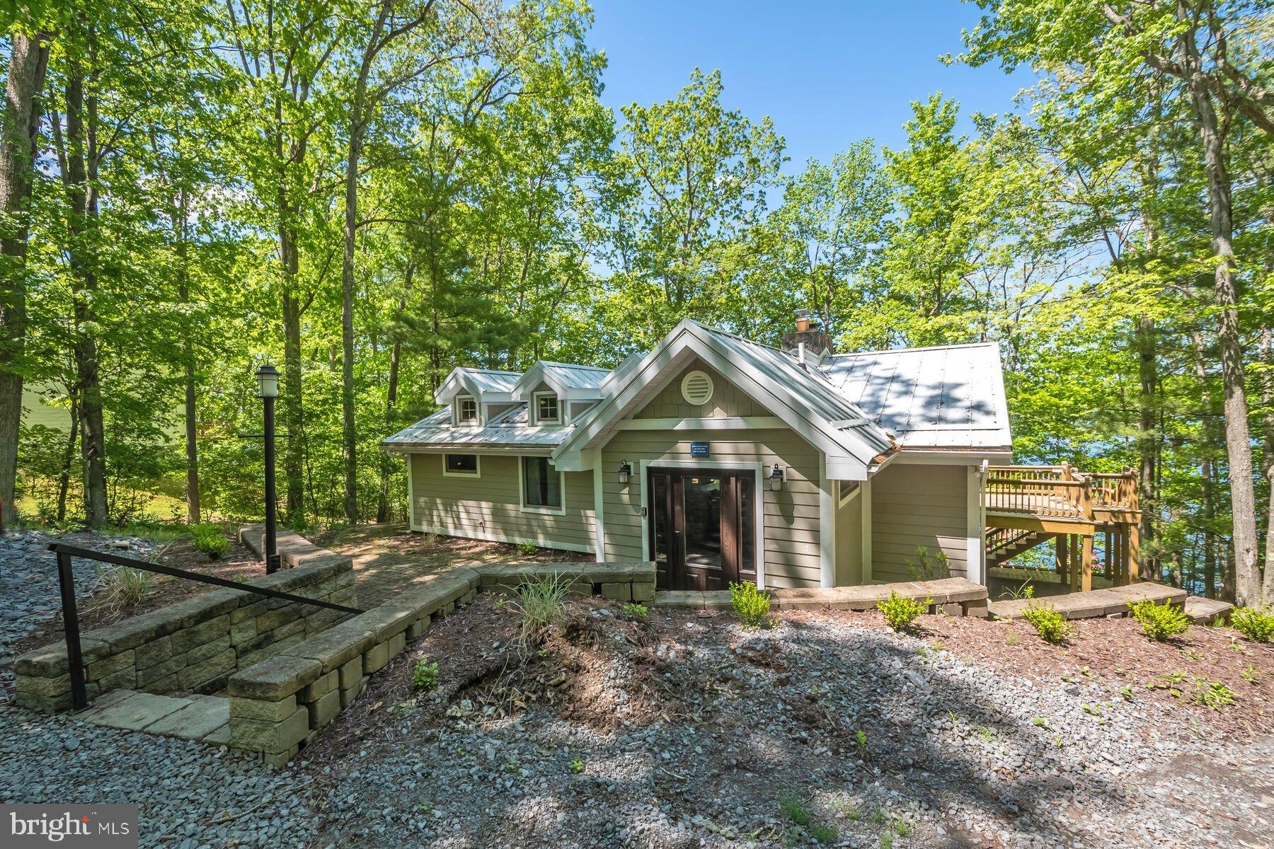 TURKEY NECK - Residential