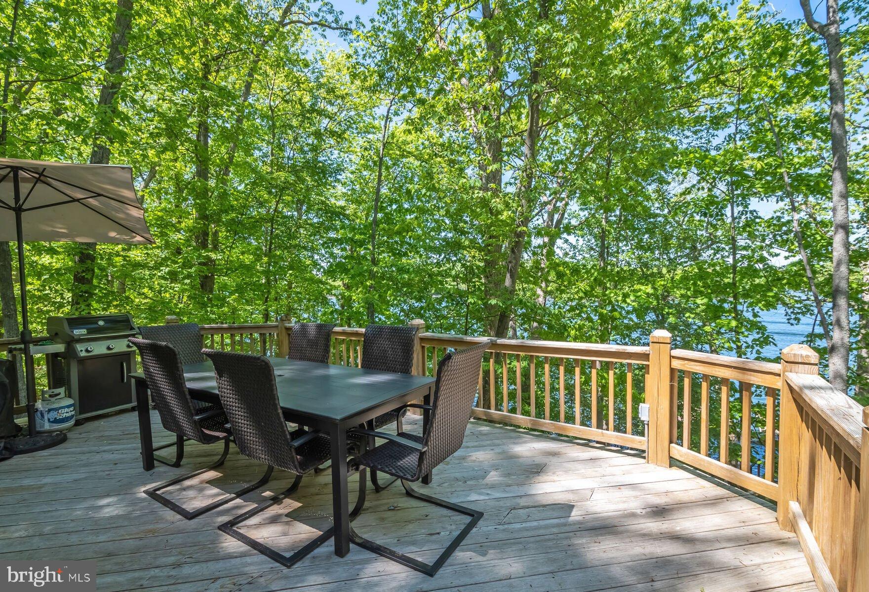 TURKEY NECK - Residential