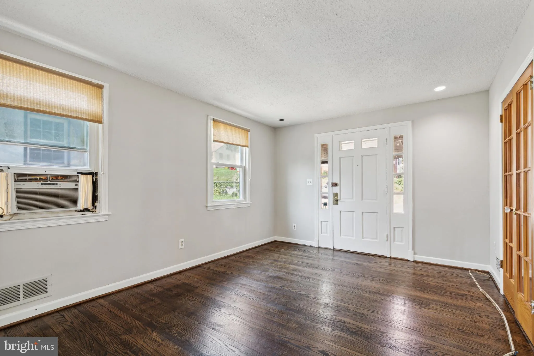 Hyattsville, Maryland 20782, United States, 3 Bedrooms Bedrooms, ,1 BathroomBathrooms,Residential,Active,36091