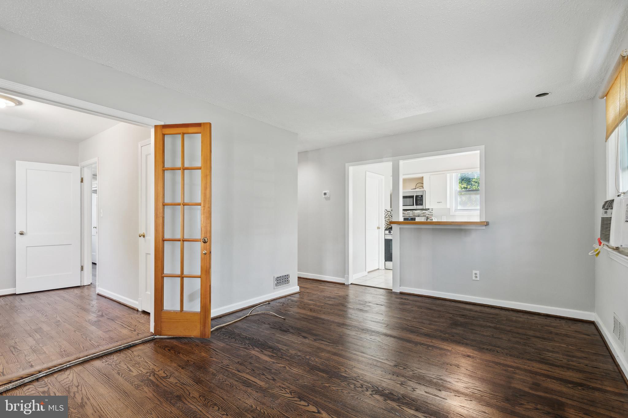 CASTLE MANOR - Residential