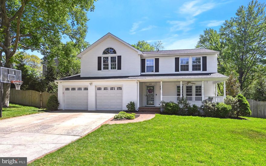 Sellers got an irresitable offer and decided to accept. Open Houses Cancelled. This is truly like no other home in Montclair, and you're going to LOVE IT!  SIX BEDROOMS, FIVE FULL BATHS...it is an EXCEPTIONAL VALUE! The location is an easy walk or bike ride to TWO of Montclair's beaches...Dolphin Beach and Beaver Landing...and AWARD-WINNING Henderson Elementary is just up the street!  The huge front porch will be a favorite spot for sure! The custom renovations on this home brought so much value! NO CARPET! Hardwood flooring on Main and Upper levels. The Living room can be a bonus space OR a MAIN-LEVEL BEDROOM.  It is connected to a MAIN LEVEL FULL BATH, offering a main-level suite option that is SO RARE in Montclair.  The kitchen is elegant and functional with new Cherrywood cabinetry that has convenient pull-out shelving; Chic Black Stainless Steel appliances including a top-of-the-line high-tech fridge and DUAL-OVEN Range; Granite counters, decorative backsplash, breakfast bar, accent lighting...it's a statement for sure!  Dine next to the Fire in this quaint alcove that is still spacious enough for your full-size table.  The Family Room is open to your kitchen and ready for your large sectional. Access the patio and fully-fenced back yard from here as well.  And did I mention laundry is on the main level?! Upstairs are FOUR Bedrooms and THREE FULL Baths! The addition over the garage is a stunning primary suite with high ceilings, a large walk-in closet and a super-cute full bath with walk-in shower.  Another large bedroom has an attached full bath, and the remaining three bedrooms share the updated hall bath.  The Lower Level has a SIXTH LEGAL BEDROOM, FIFTH FULL BATH, and an additional Rec Space to use as you choose.  Underground irrigation system and shed included. Montclair amenities include a 109-acre stocked lake with 3 beaches, boat ramp, boat storage, fishing piers, playgrounds/tot lots, ball fields, exercise stations, new dog park, 18-hole golf course with full-service Country Club, ...the list goes on! Special financing is available through Project My Home to save you money on closing costs.