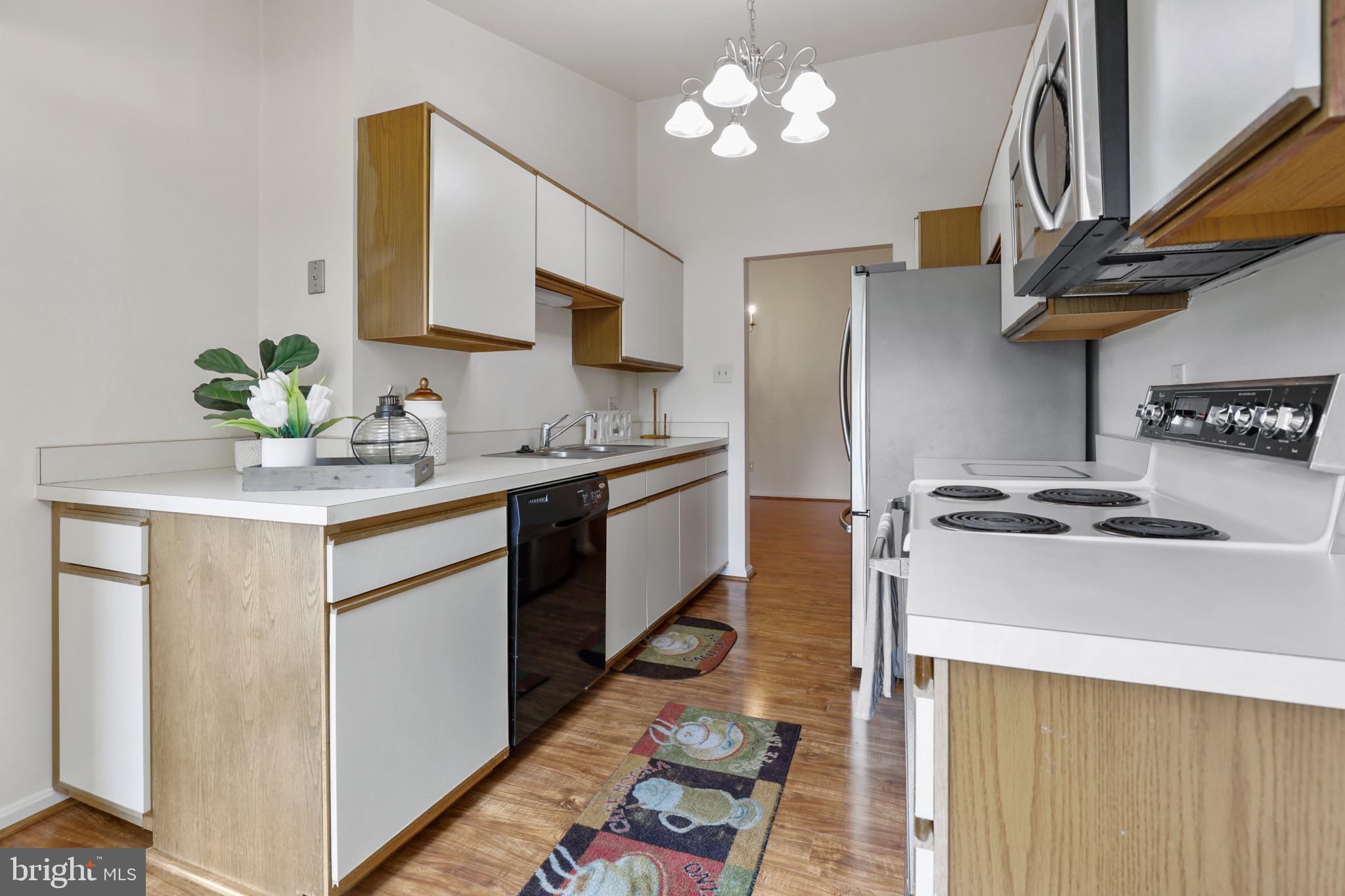 QUAIL CREEK CONDOS - Residential