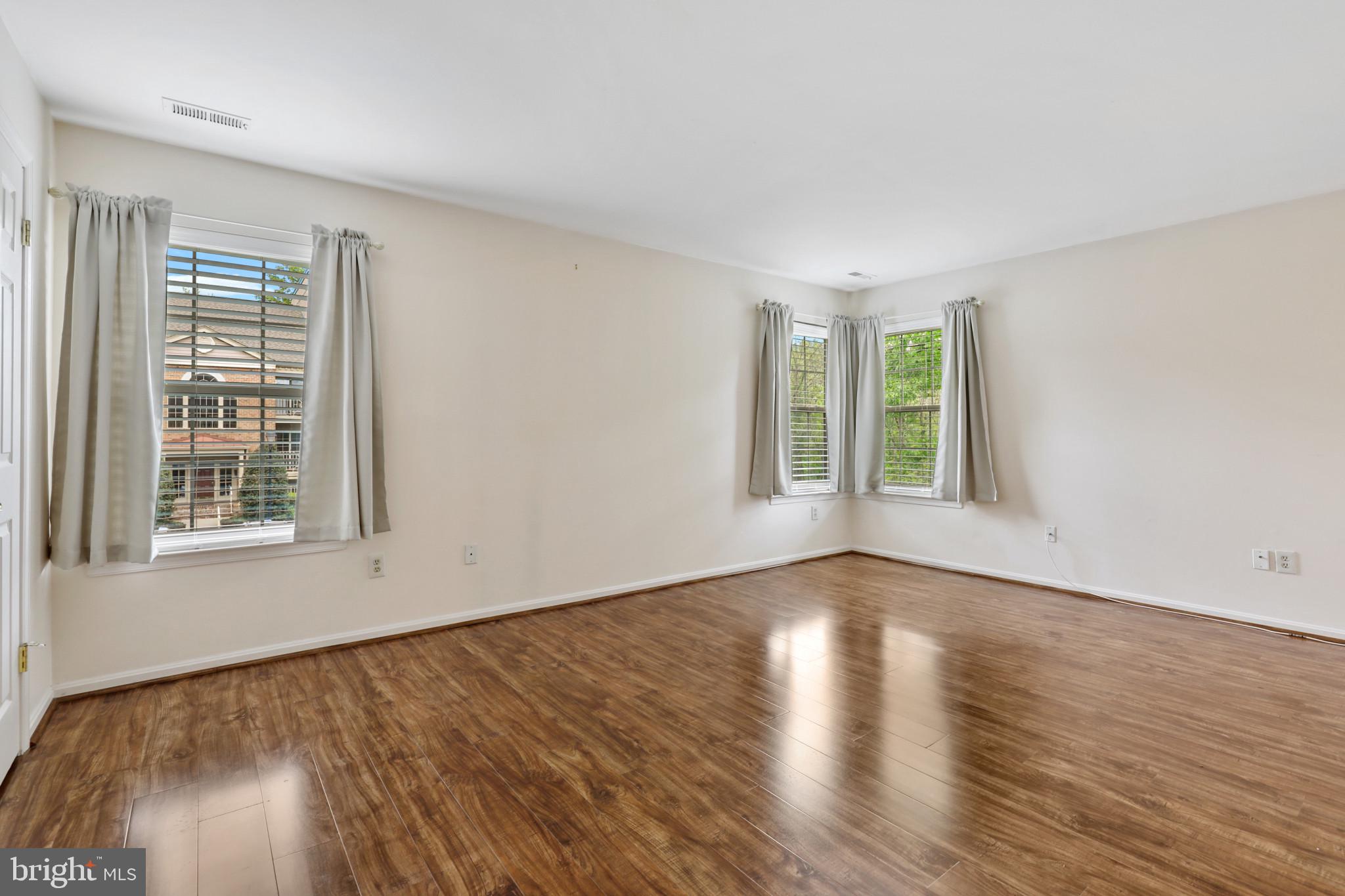 QUAIL CREEK CONDOS - Residential