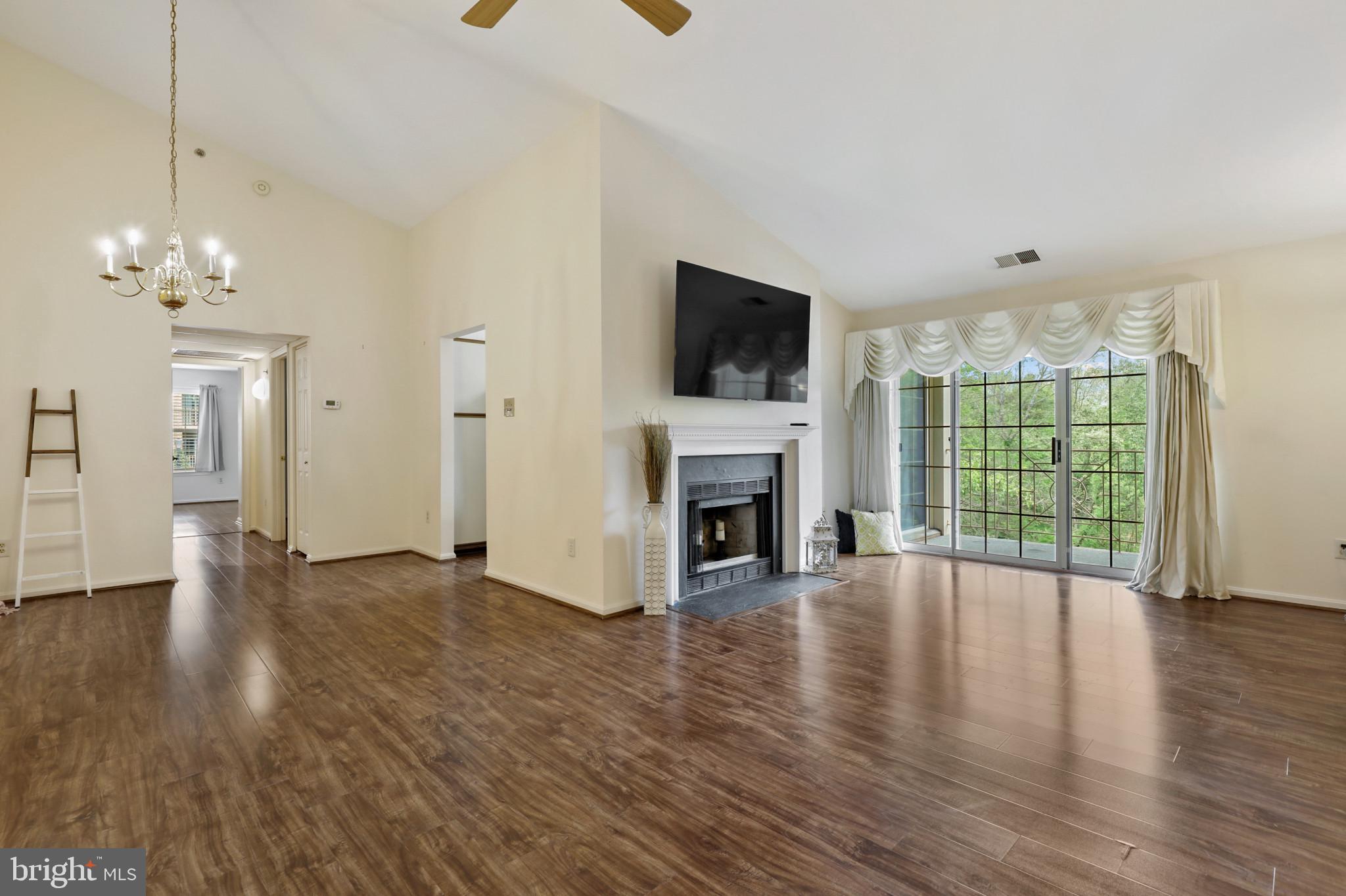 QUAIL CREEK CONDOS - Residential