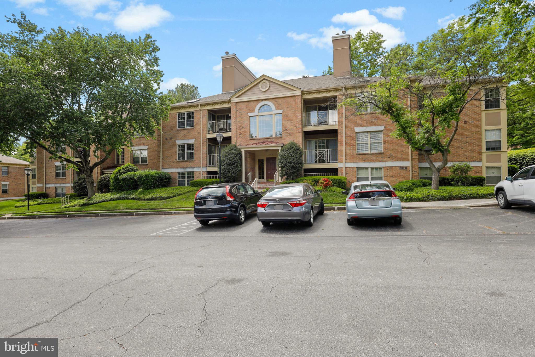 QUAIL CREEK CONDOS - Residential