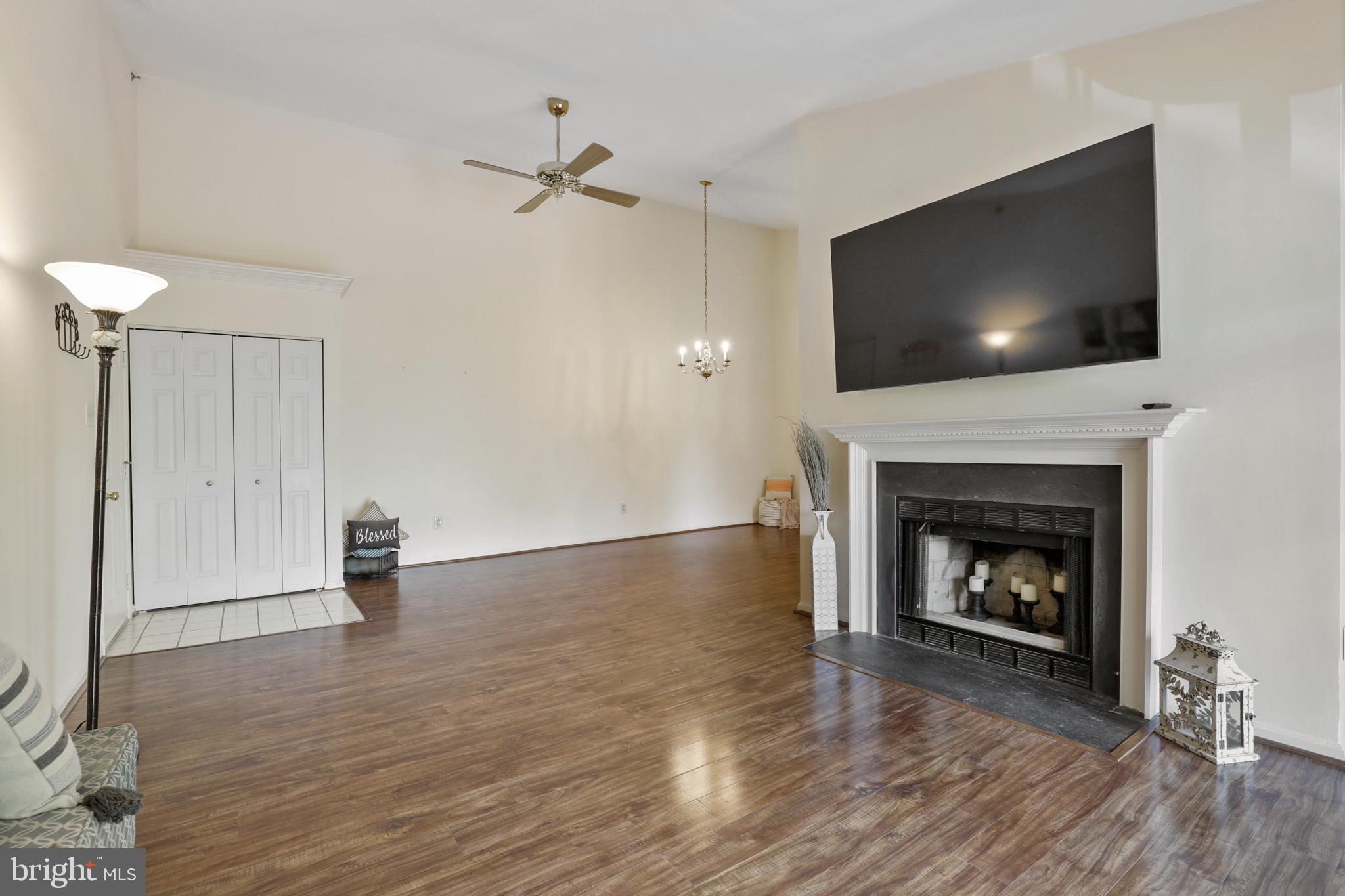 QUAIL CREEK CONDOS - Residential