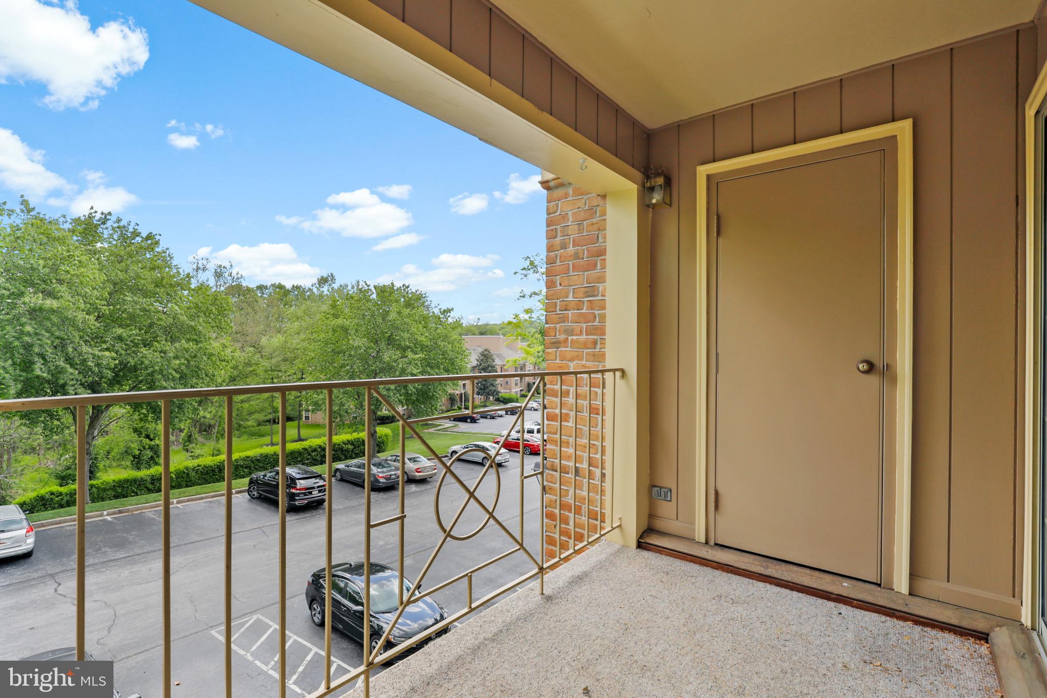 QUAIL CREEK CONDOS - Residential