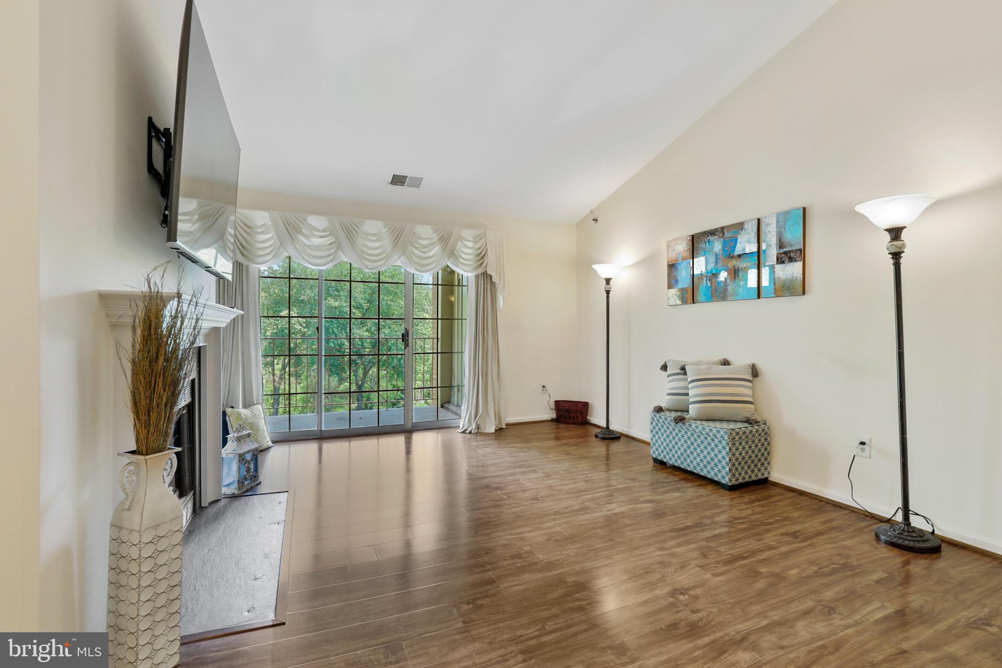 QUAIL CREEK CONDOS - Residential