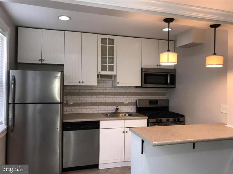 AVAILABLE IMMEDIATELY – BEAUTIFULLY UPDATED 2ND FLOOR APARTMENT!
Step into this stunning, fully updated 2nd floor apartment featuring modern, high-end finishes throughout. Enjoy a bright, open kitchen equipped with sleek stainless steel appliances, and the convenience of an in-unit washer and dryer. Stay comfortable year-round with central A/C.
Located in the desirable Chinquapin neighborhood, you’ll be just minutes from Belvedere Square, Towson, shops, restaurants, and neighborhood events.
Professionally managed for your peace of mind—don’t miss this one!