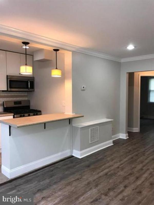 BELEVEDERE SQUARE - Residential Lease