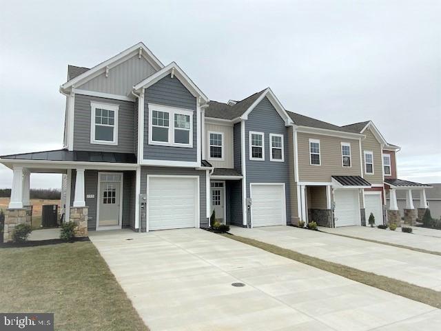 OVERLOOK AT RIVERSIDE TOWNHOMES - Residential