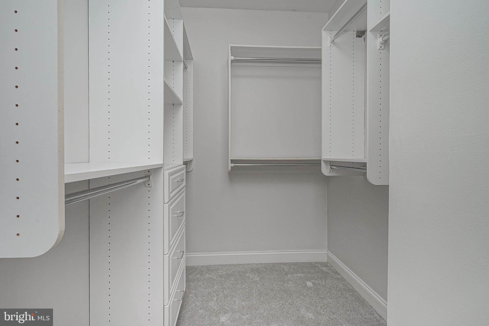 CREEKSIDE VILLAGE - Residential