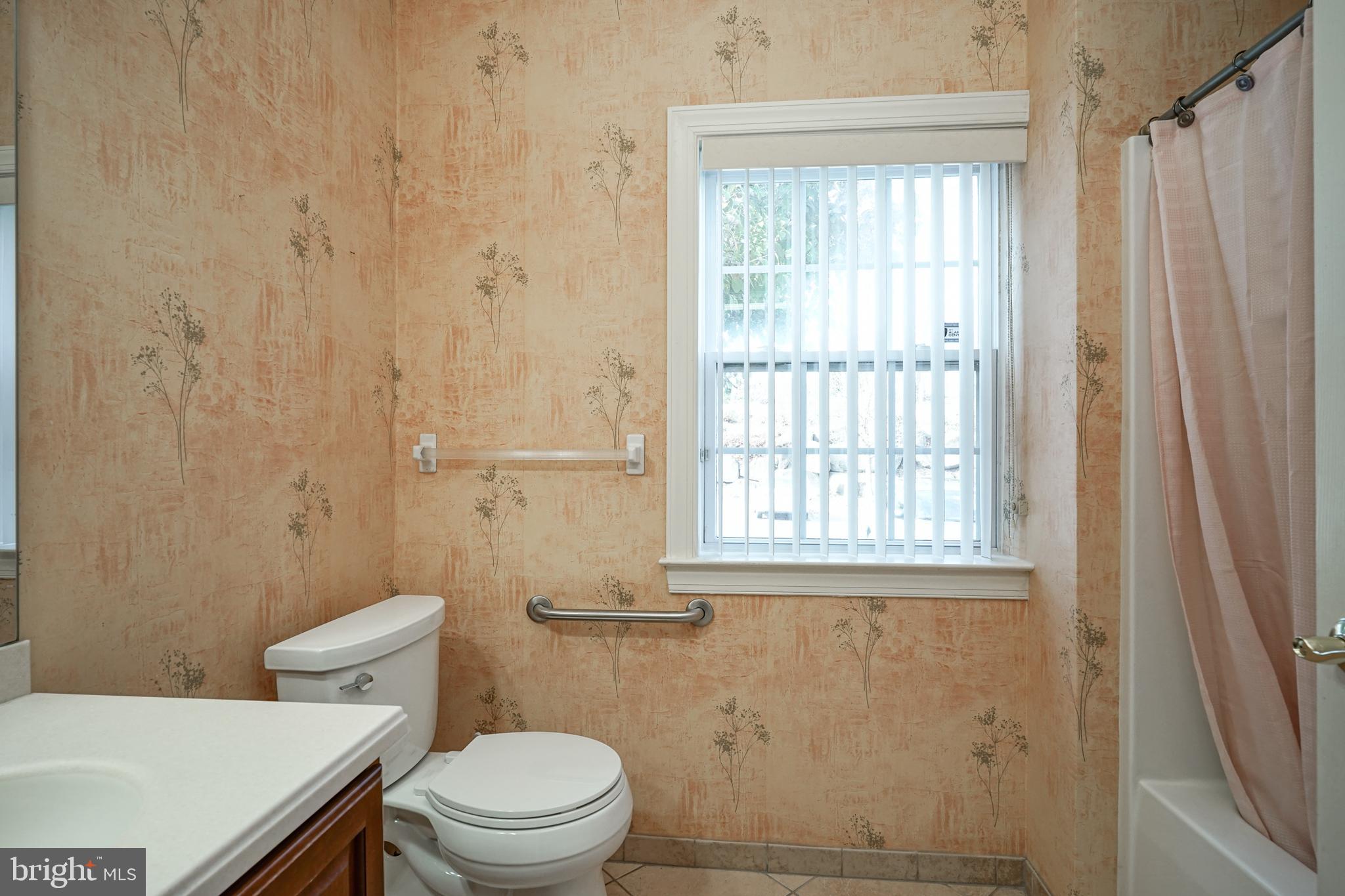 CREEKSIDE VILLAGE - Residential