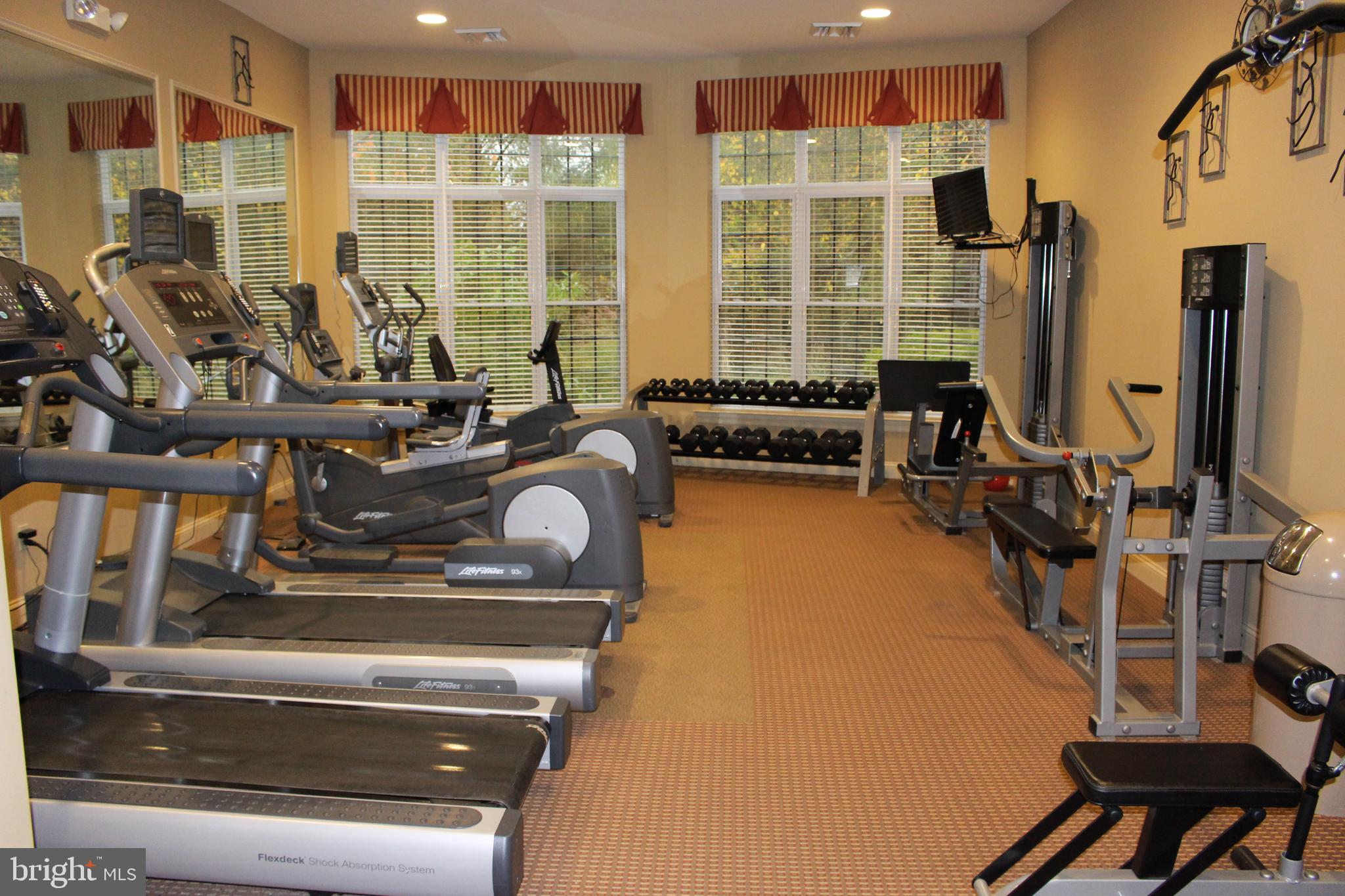 CREEKSIDE VILLAGE - Residential