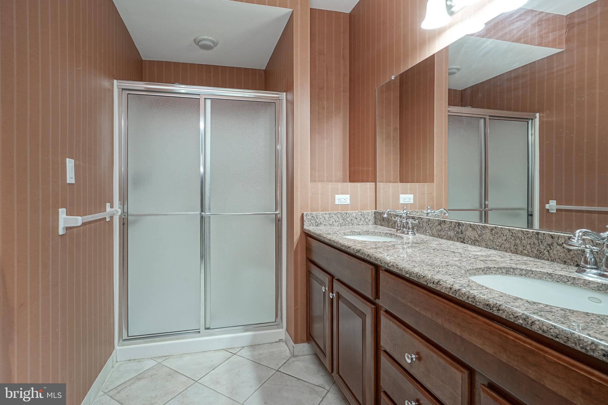 CREEKSIDE VILLAGE - Residential