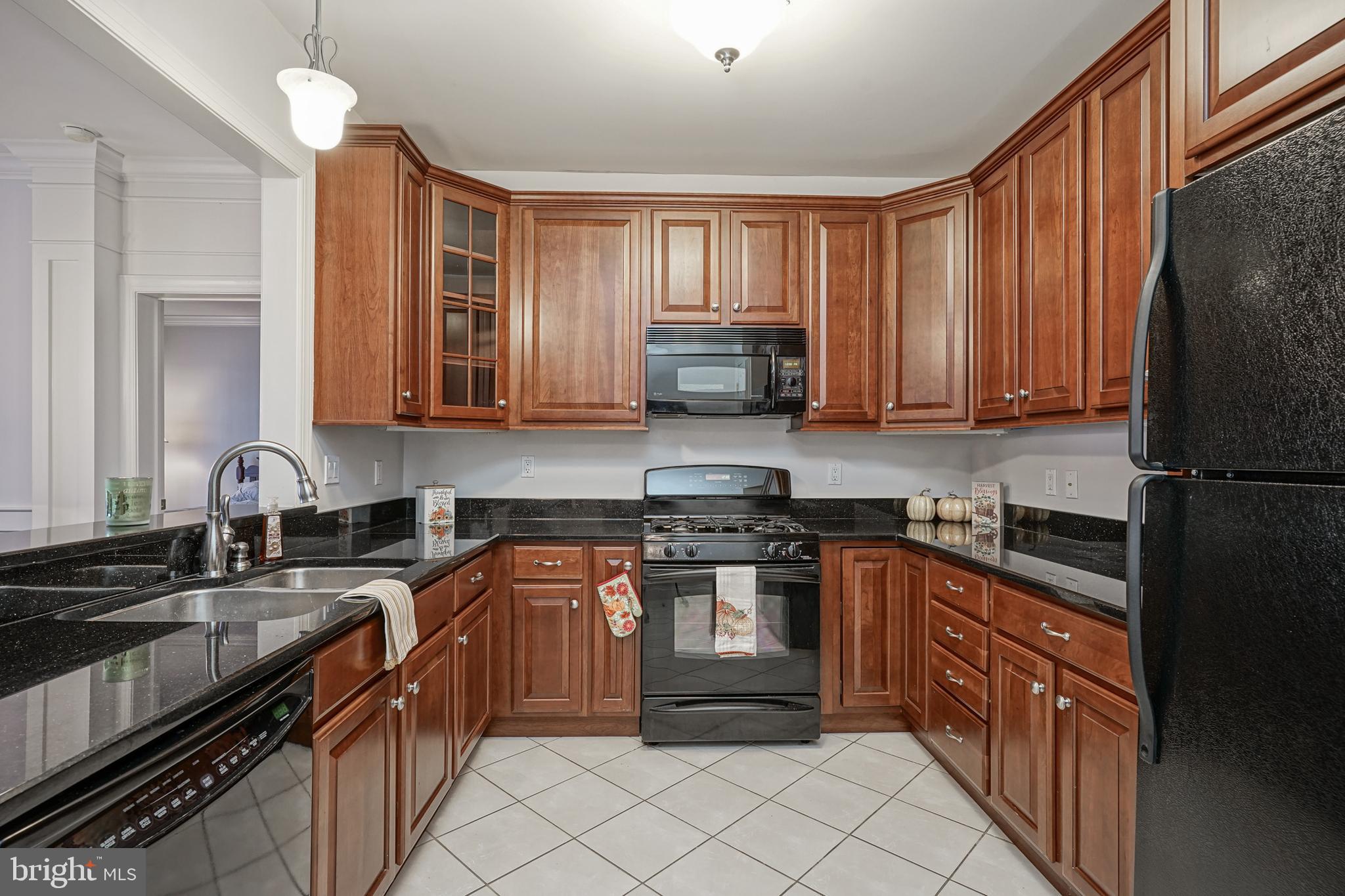 CREEKSIDE VILLAGE - Residential